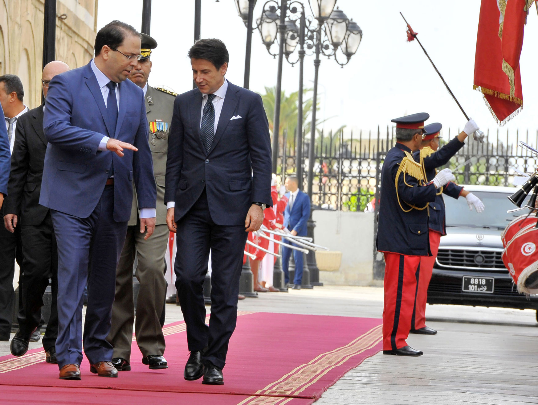 رئيس الحكومة التونسية يوسف الشاهد مع نظيره الايطالي جوزيبي كونتي 