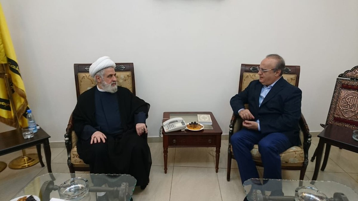 وئام وهاب مع نائب الأمين العام لحزب الله نعيم قاسم في لقاء سابق