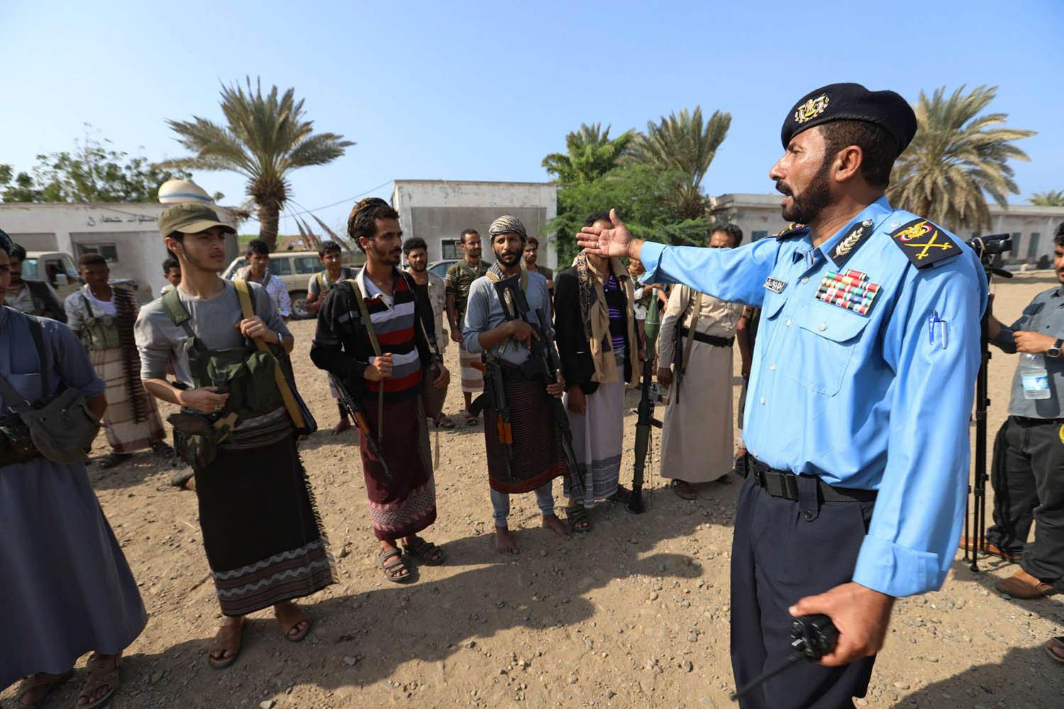 قوات حرس السواحل التابعة للحوثيين تتسلم مسؤولية ميناء الحديدة