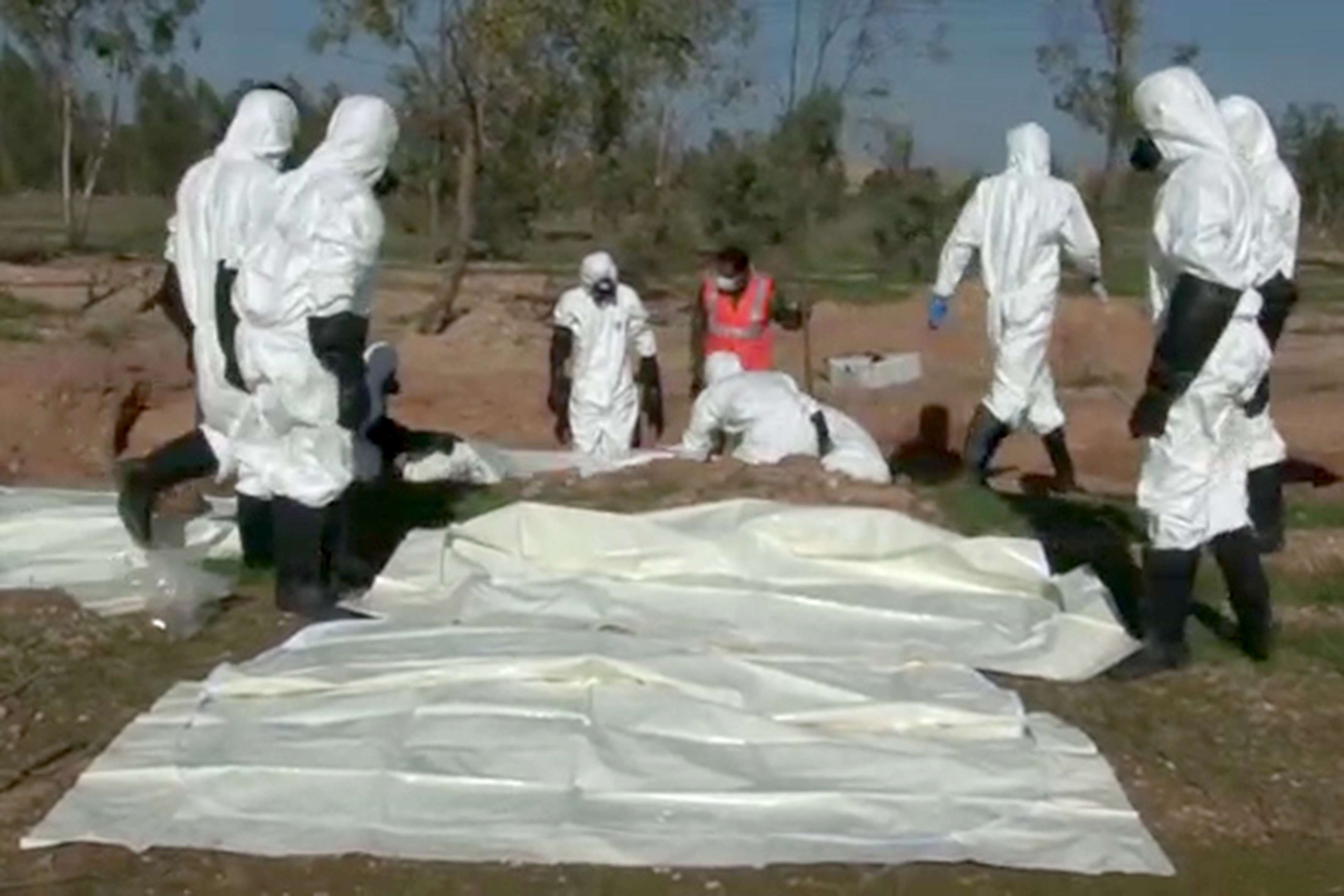 In recent months, both Syria and Iraq have discovered a number of mass graves in areas previously occupied by the jihadists.