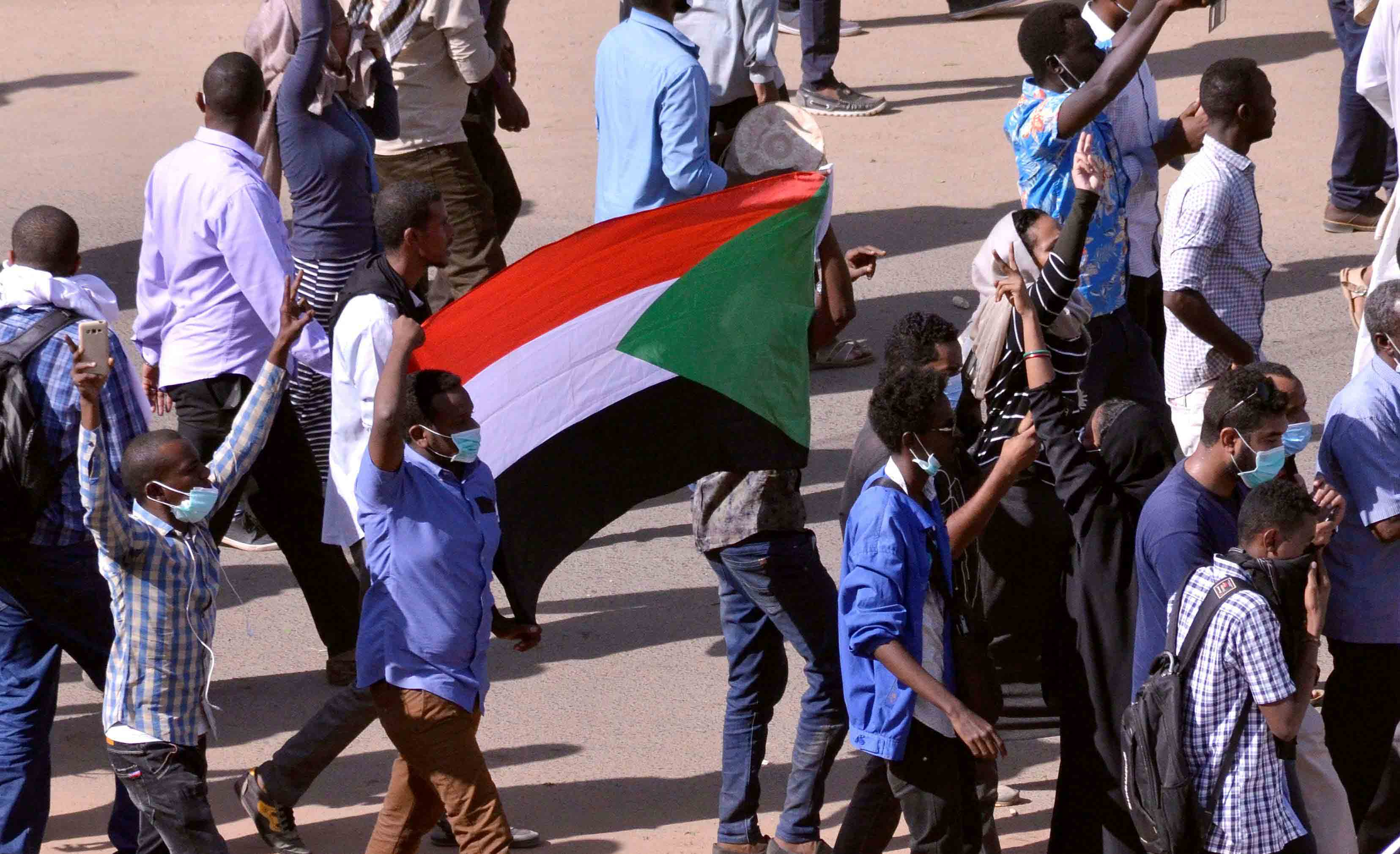 وضع اقتصادي صعب دفع بالمواطنين الى الشوارع