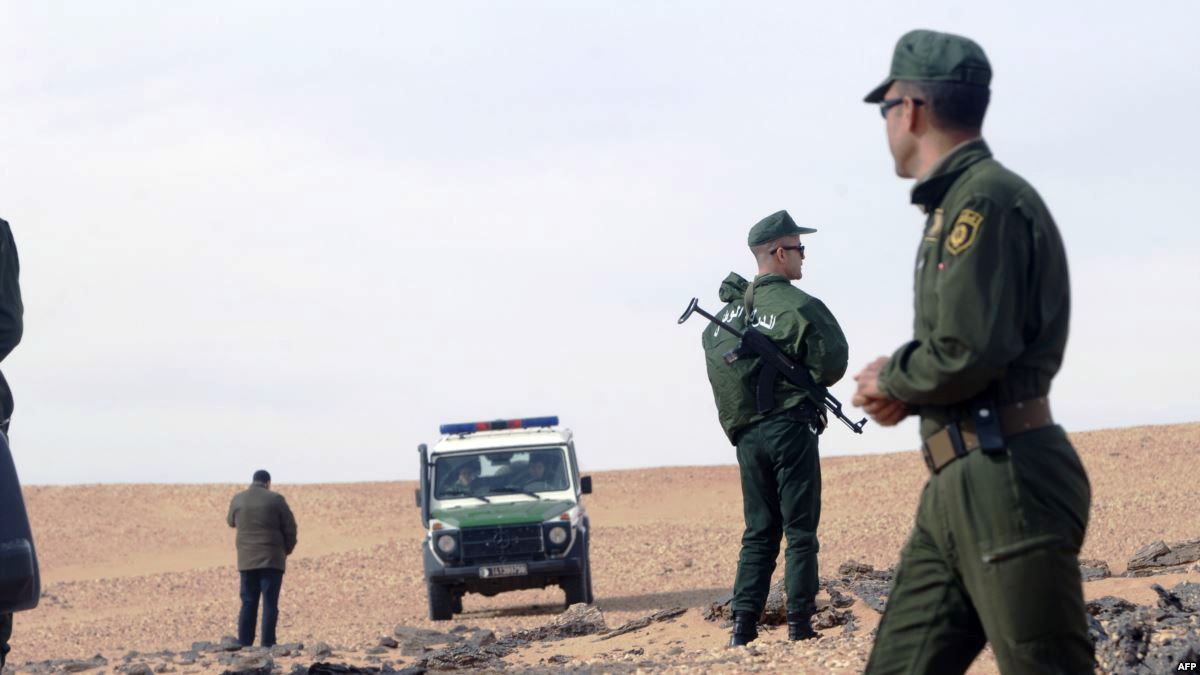 الجزائر تغلق حدودها الجنوبية في وجه عشرات اللاجئين السوريين 