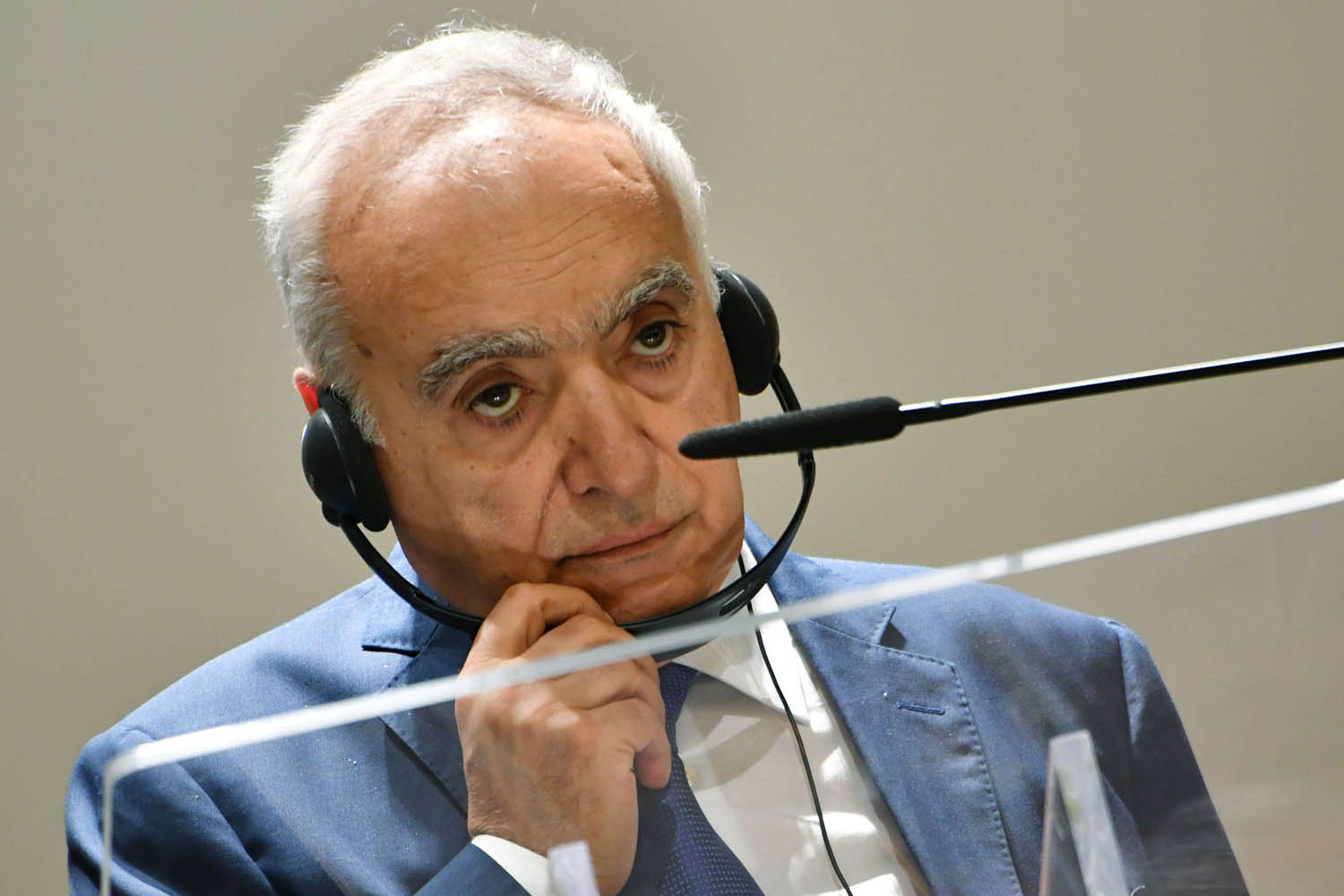 غسان سلامة في مؤتمر صحفي