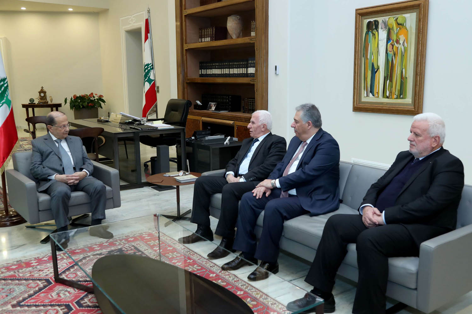 عزام الأحمد مبعوث الرئيس الفلسطيني محمود عباس يبلغ الرئيس ميشال عون اعتذار فلسطين عن حضور القمة الاقتصادية