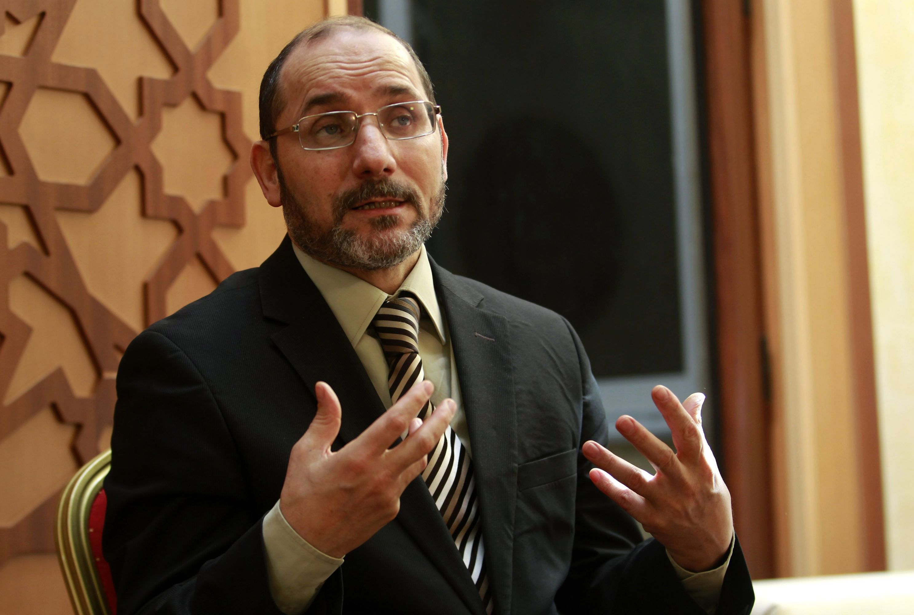 مقري ثاني شخصية اسلامية تترشح للسباق الرئاسي