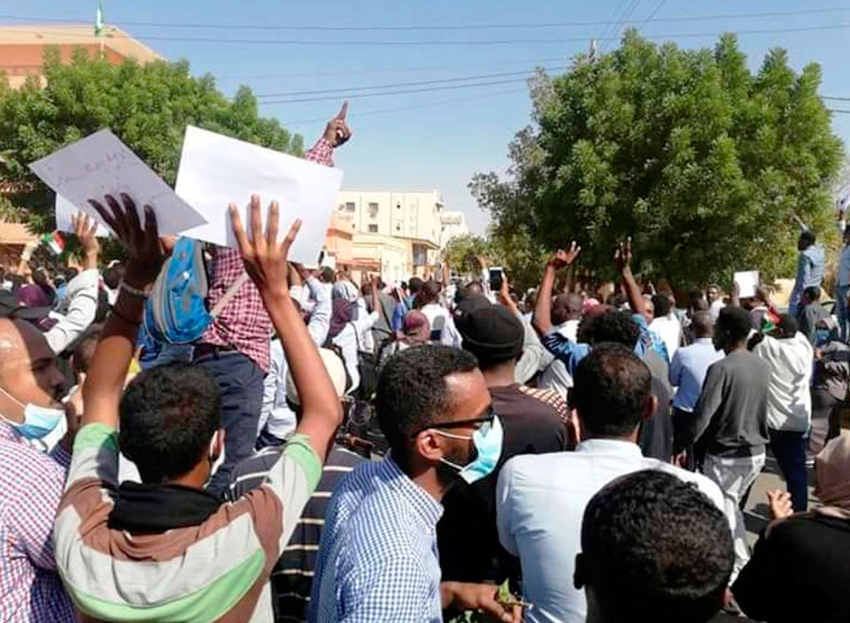 الاحتجاجات مستمرة رغم اجراءات أعلنها الرئيس السوداني لمواجهة الأزمة الاقتصادية