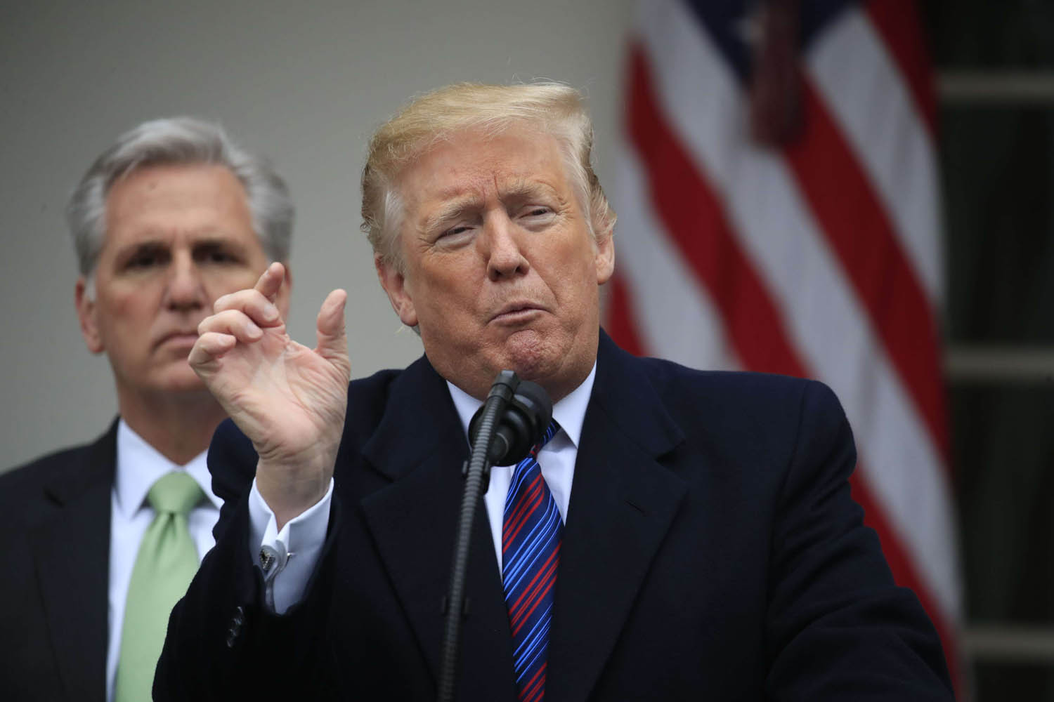 ترامب في مؤتمر صحفي أمام البيت الأبيض