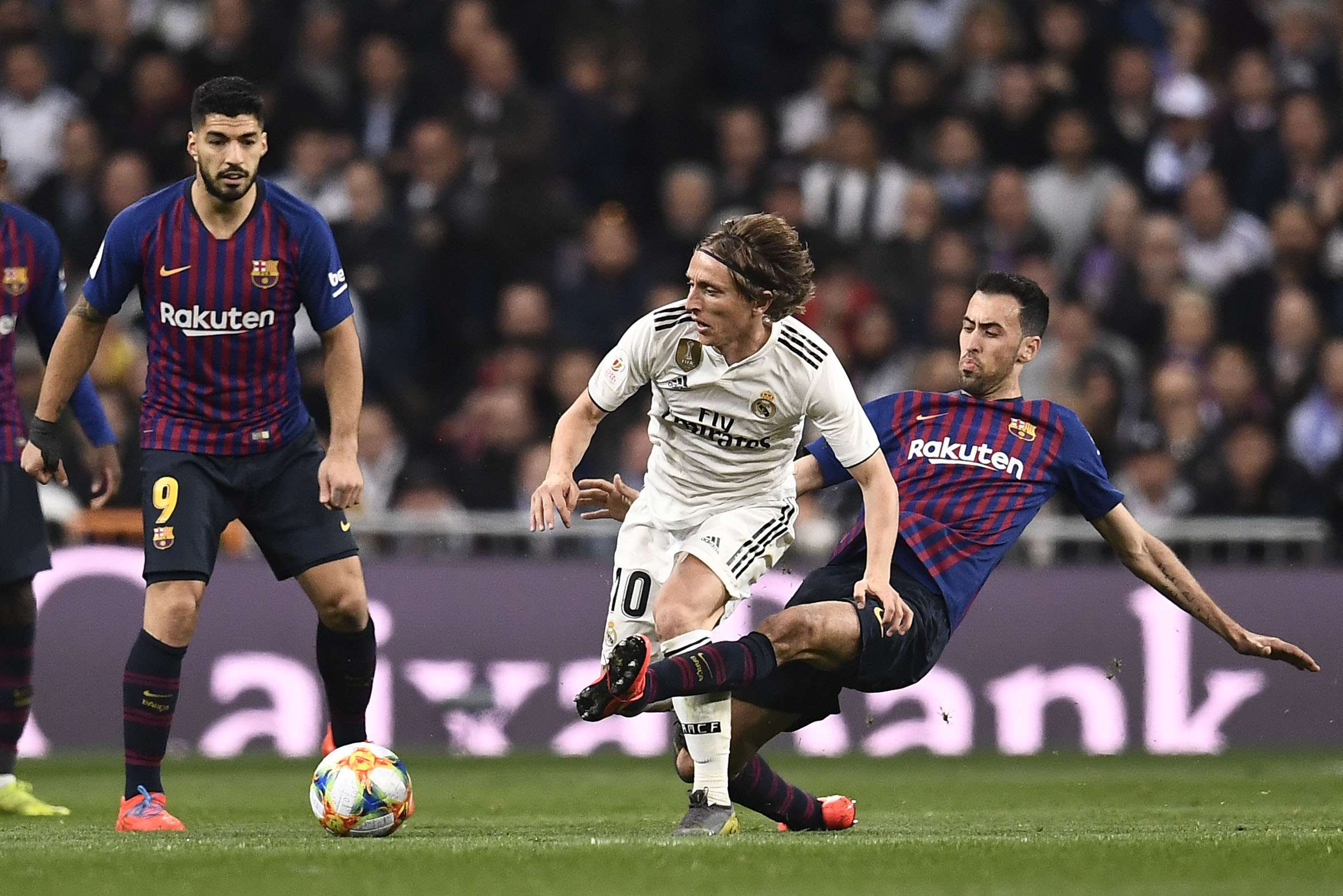 برشلونة يزحف نحو اللقب الخامس تواليا