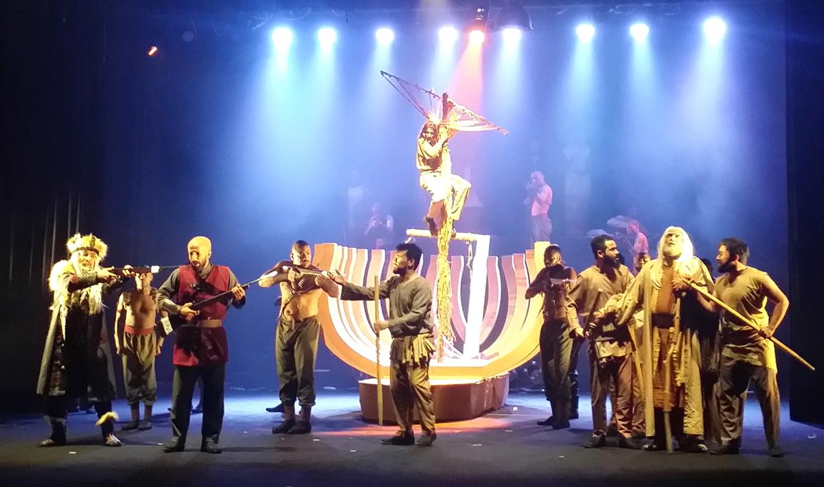 العرض العماني مدق الحناء