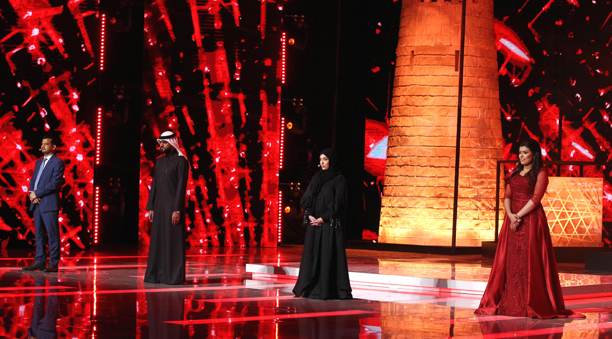 فتى موغلٌ في السّهو 