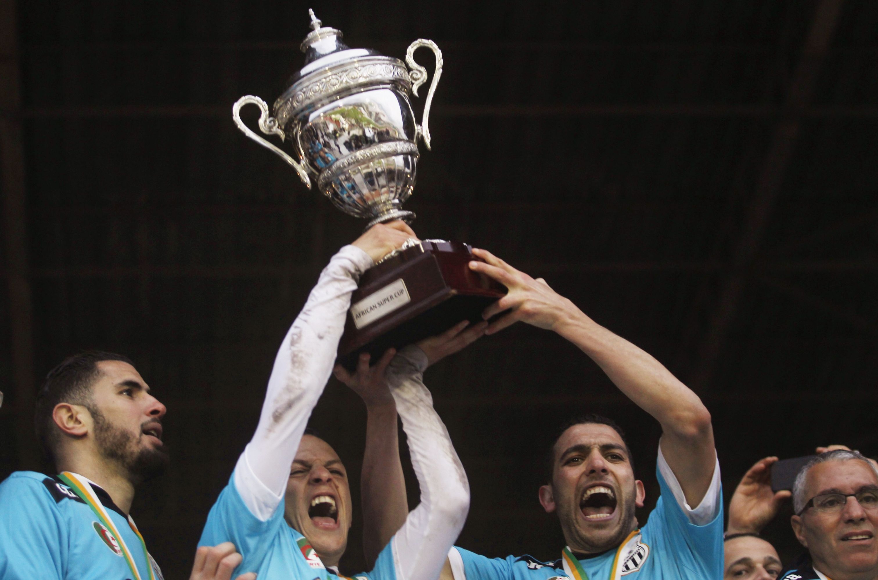 الوفاق الرياضي السطايفي الجزائري خلال تتويجه بالكأس السوبر الإفريقية في 2015