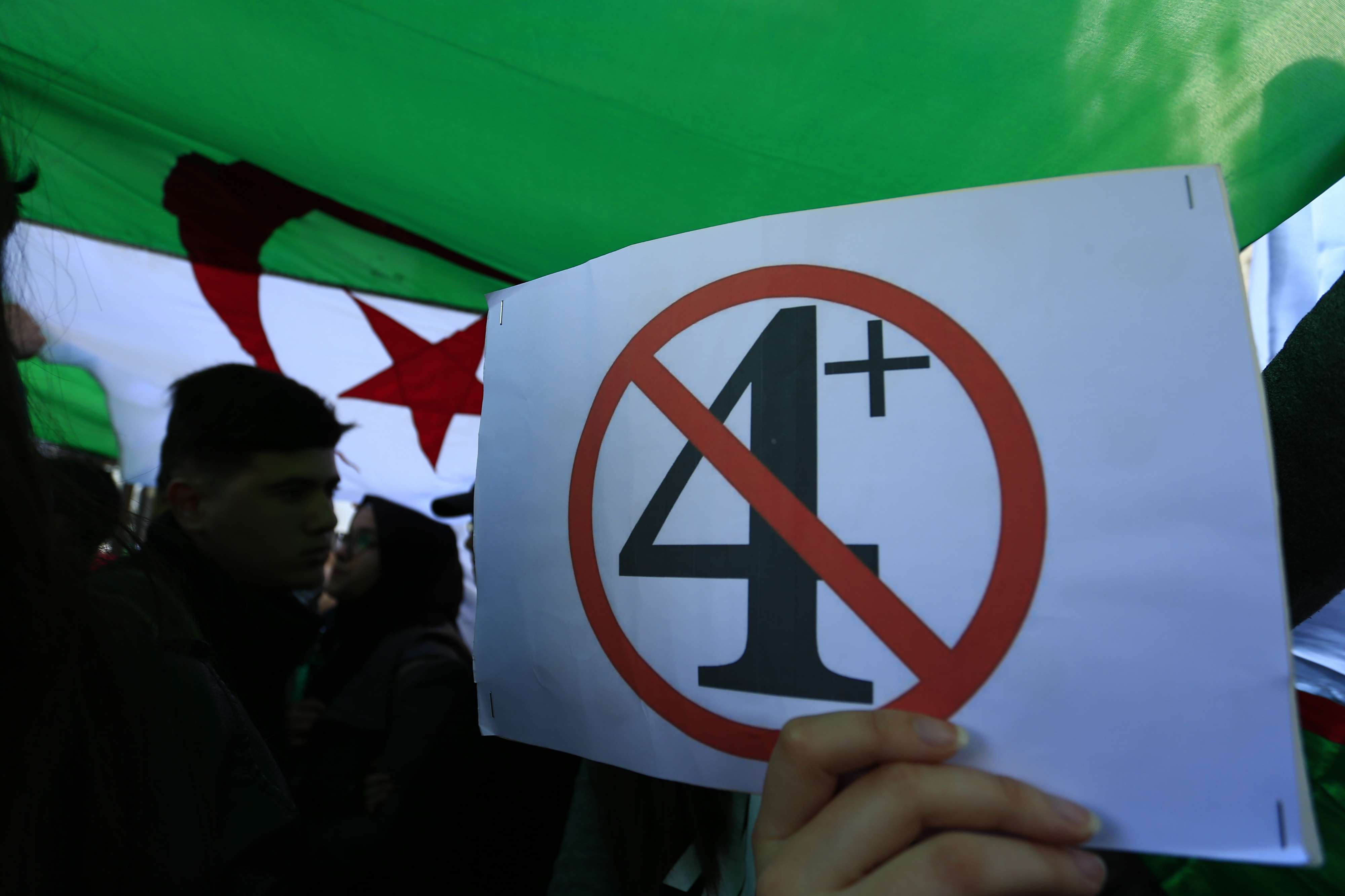 'ميزان القوى في صالحنا ولن نتفاوض'