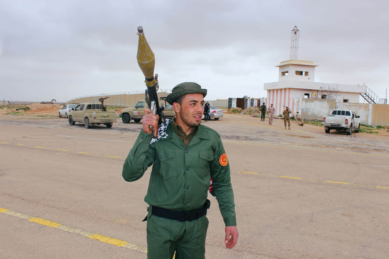مسلح تابع لقوة حماية سرت