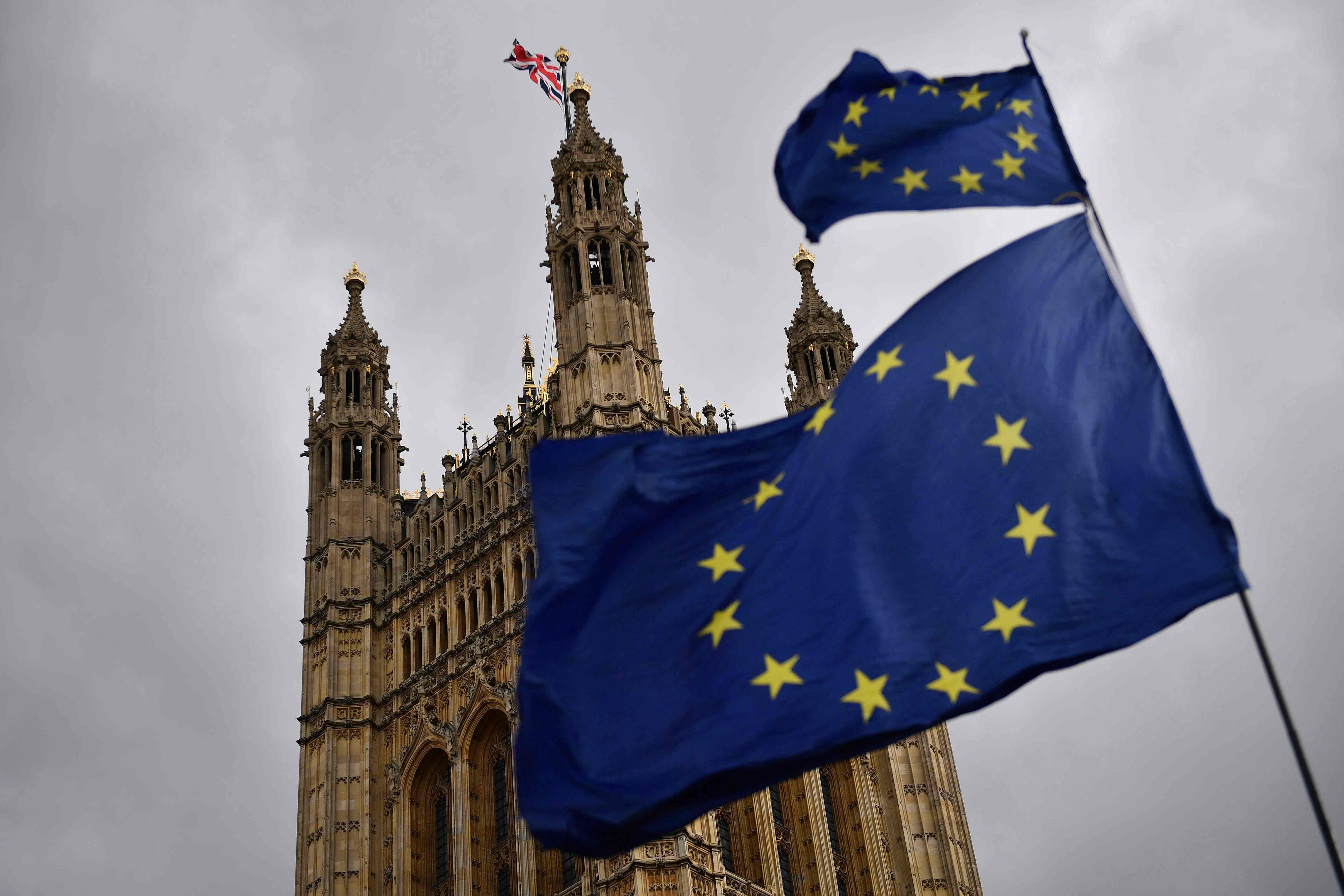 بوادر حل في الأفق بإرجاء موعد الانفصال بالتراضي