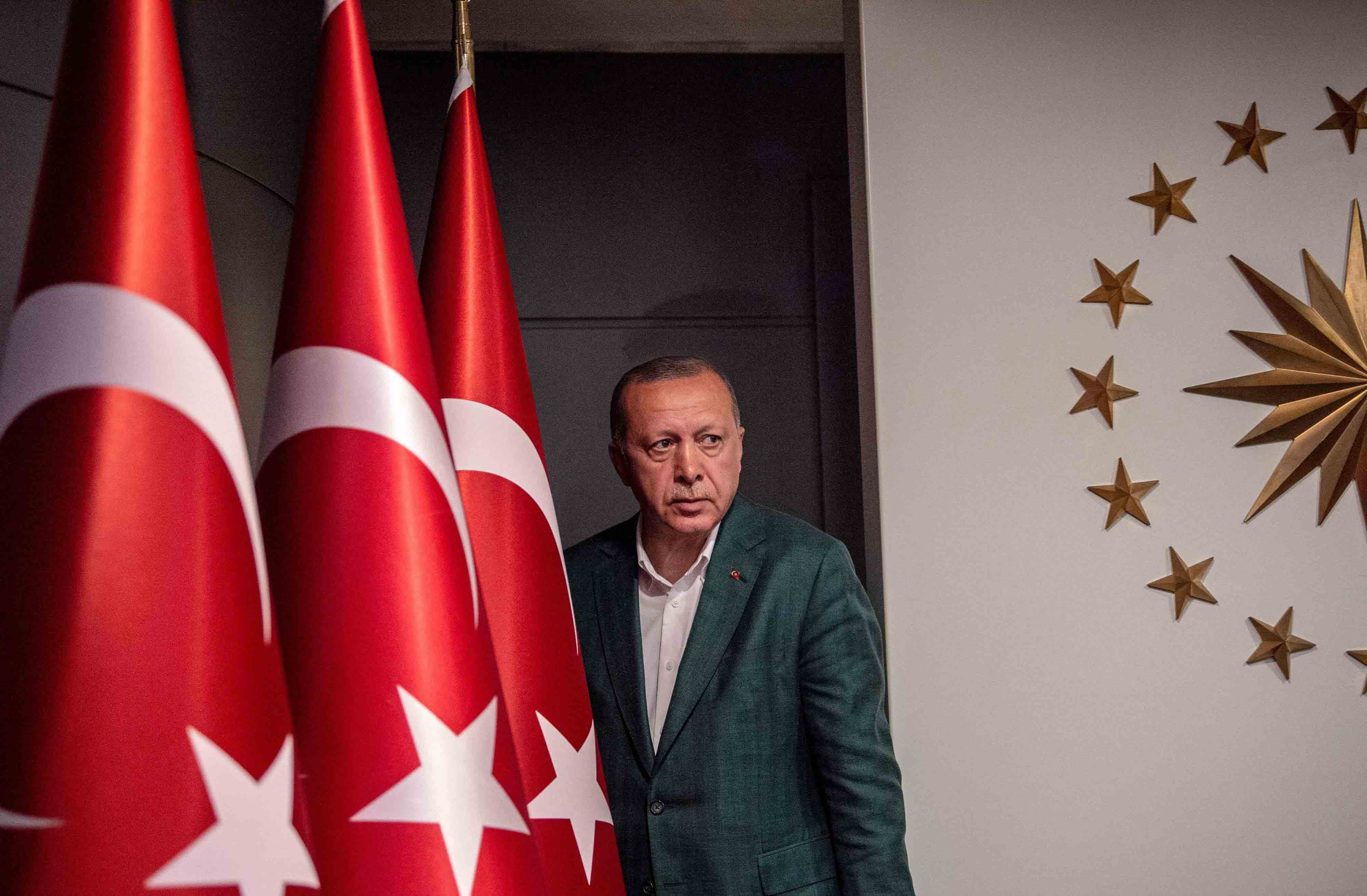 أردوغان يواصل سياسة الهروب إلى الأمام بعد هزيمة الانتخابات البلدية 