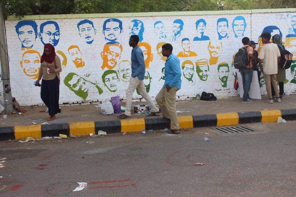 جدارية تمثل رموز الثورة السودانية (من صفحة السودان للجميع على فيسبوك)