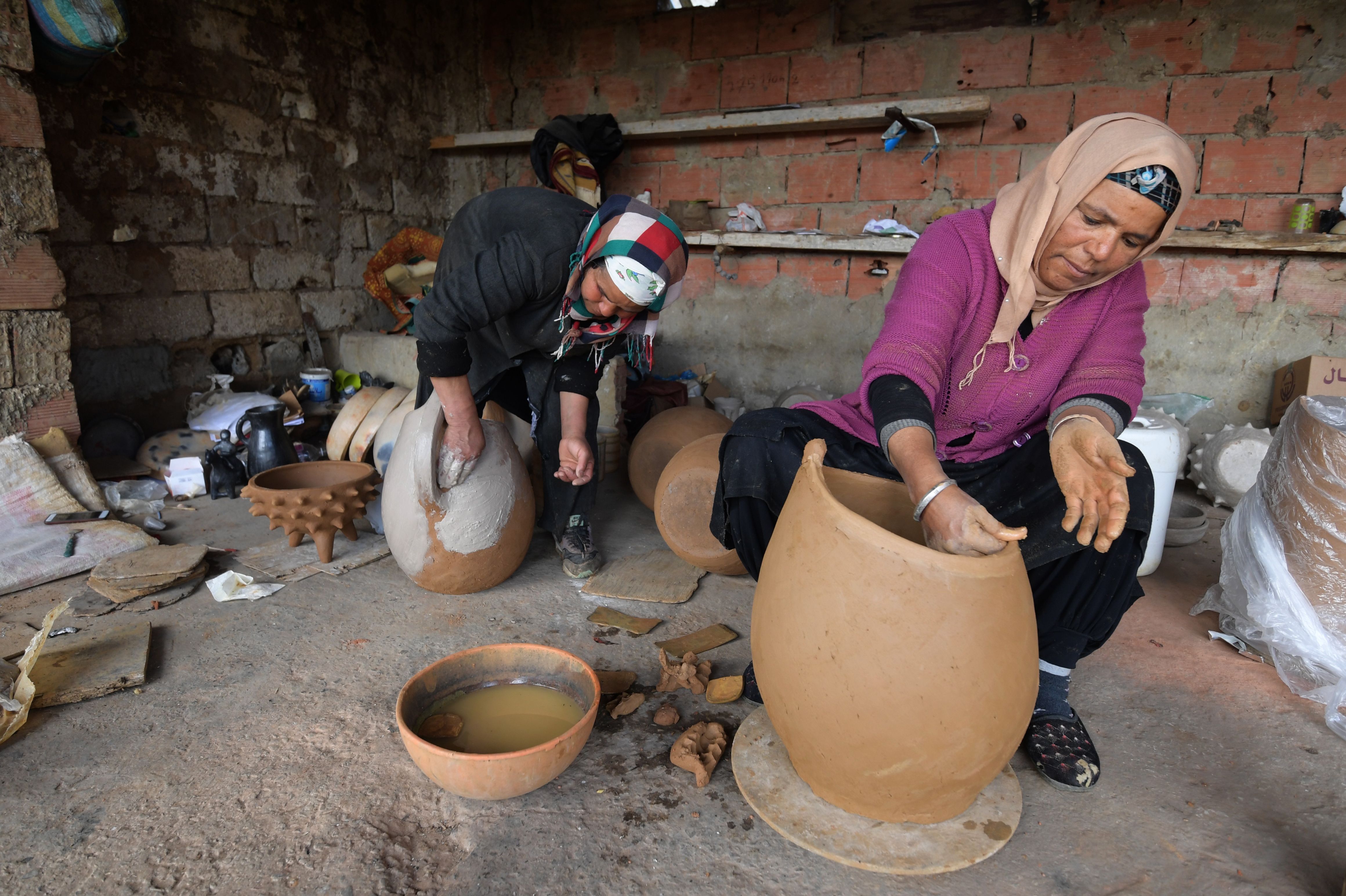Sabiha works with her sister-in-law in the village of Sejnane