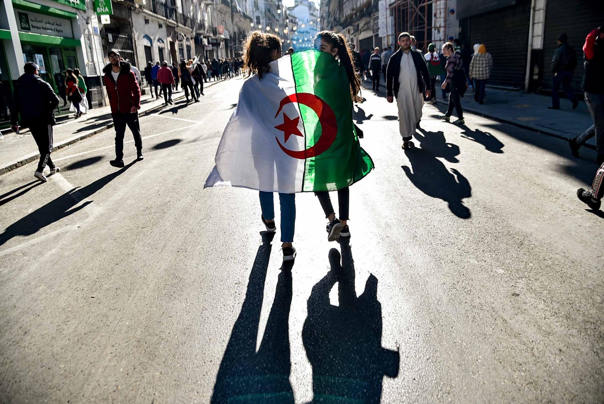 المحتجات في الجزائر