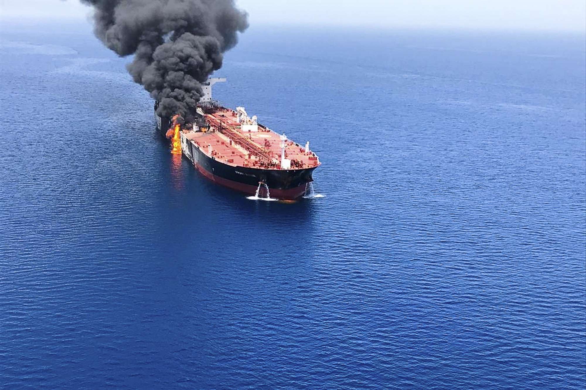 هجوم على ناقلات نفط في خليج عُمان