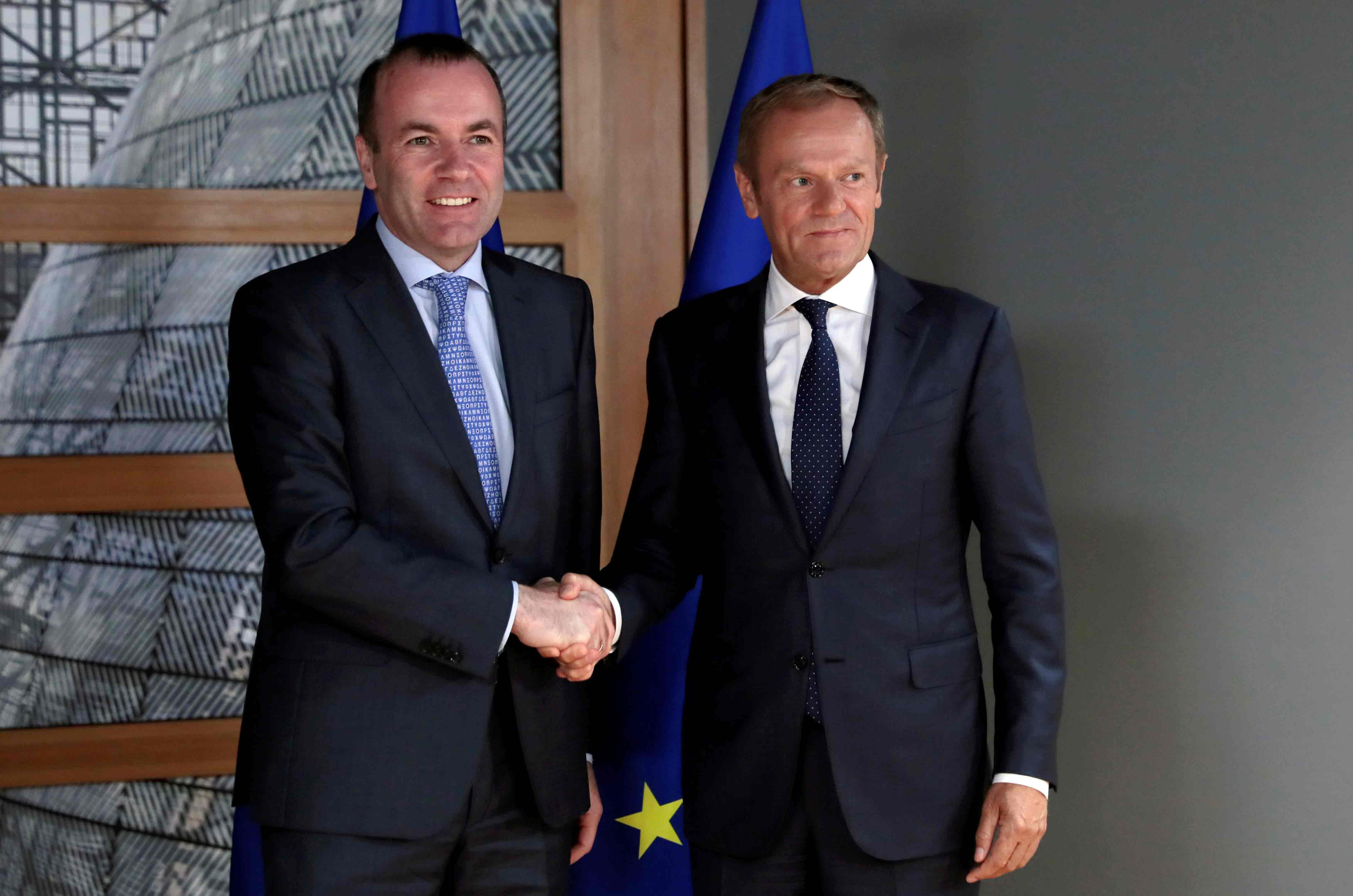 فيبر اشترط لقاء عدوله عن الترشح انتخابه الأسبوع المقبل على رأس البرلمان الأوروبي