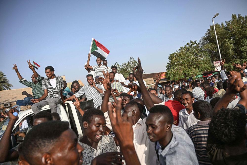 المحتجون في السودان
