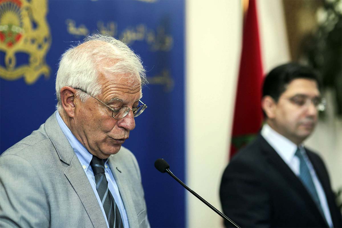 Spanish FM Josep Borrell (L) and Moroccan counterpart, Nasser Bourita