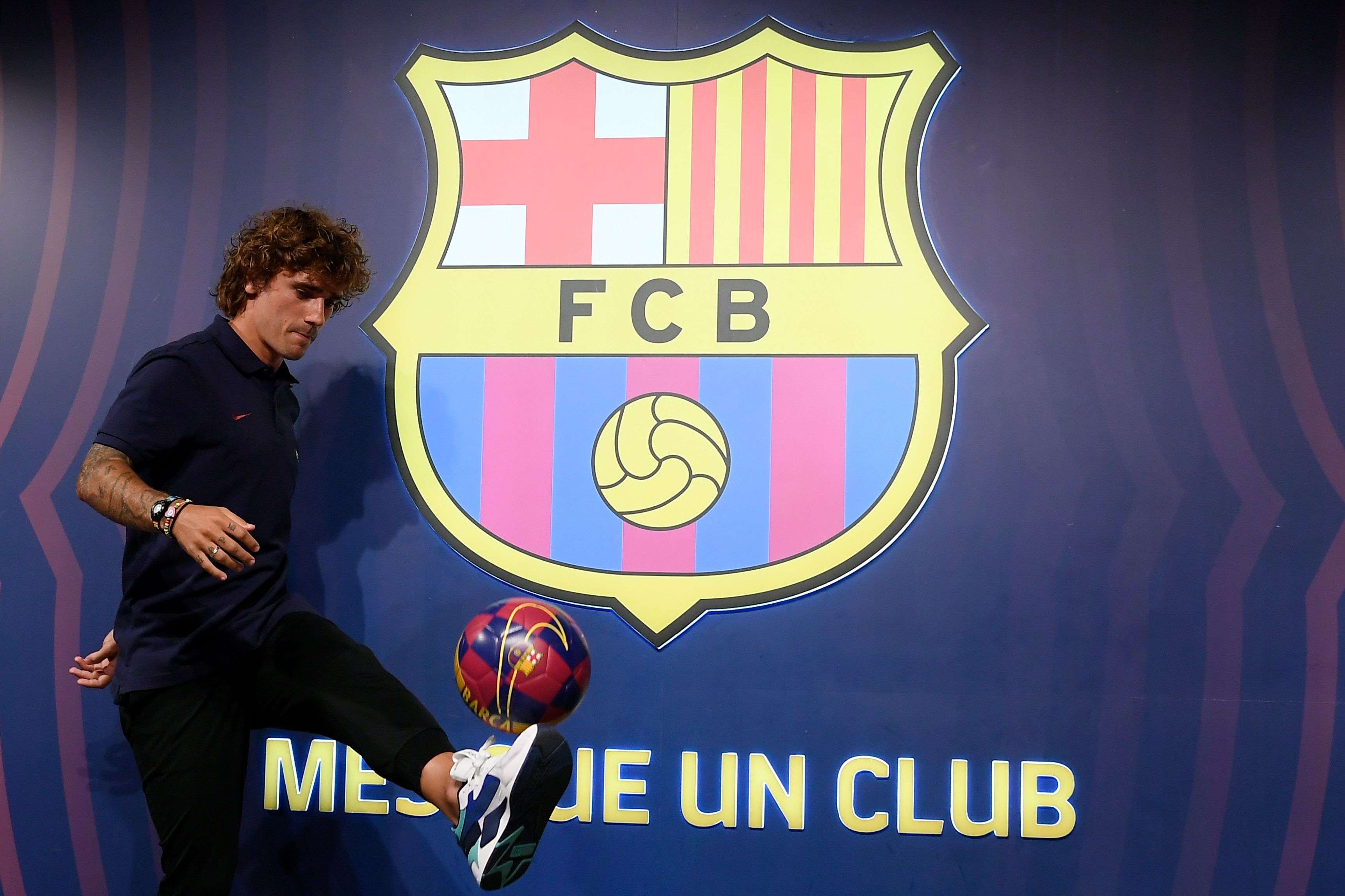 غريزمان قد يبقى مع برشلونة حتى 2024