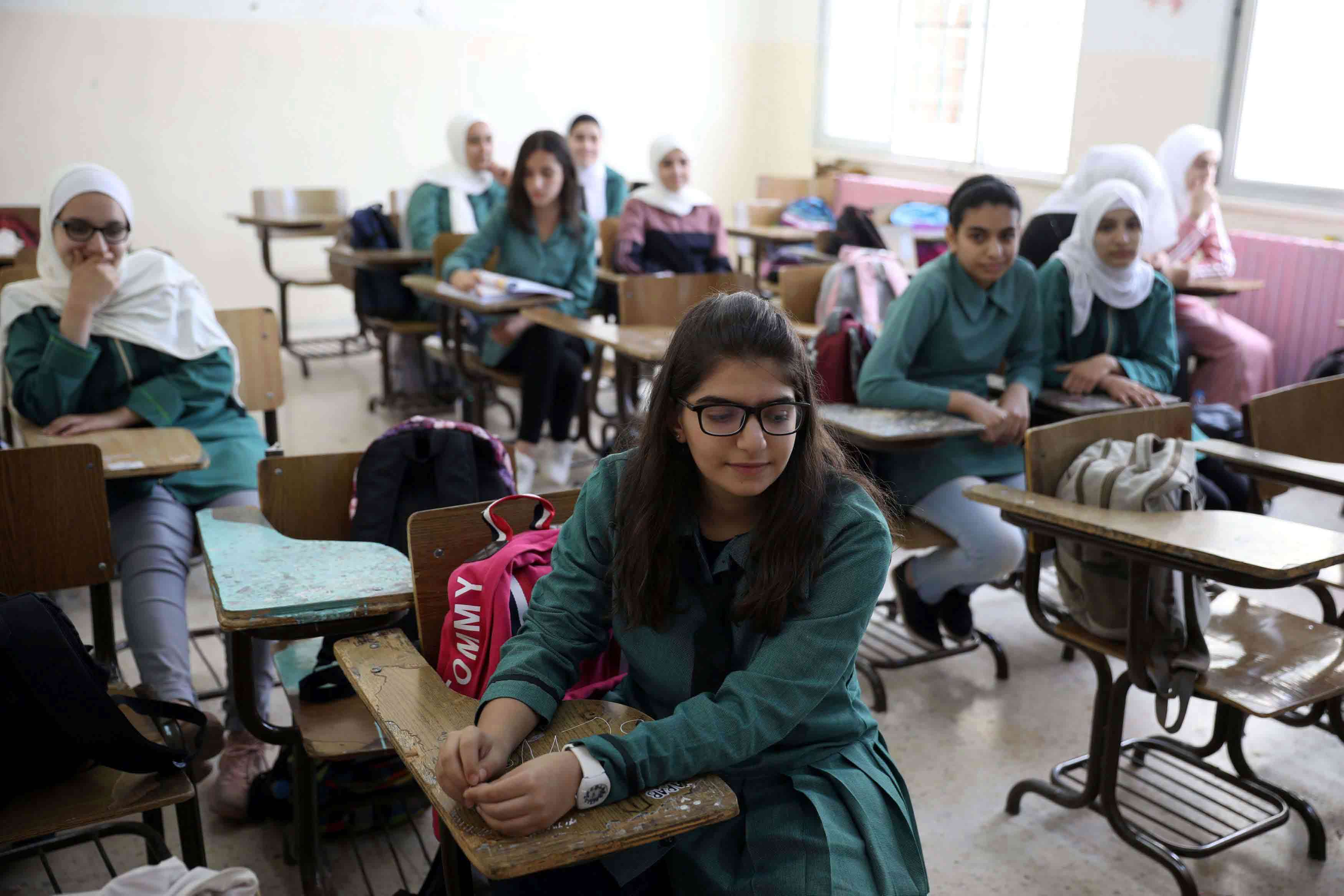 الوزارة  تلوح بتأمين مدرسين بدلاء للطلبة