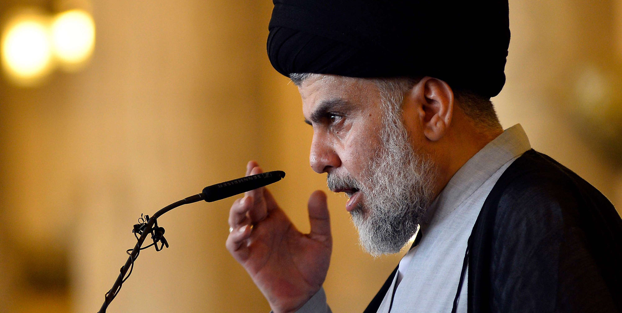 الصدر يدعو الى إضراب عام