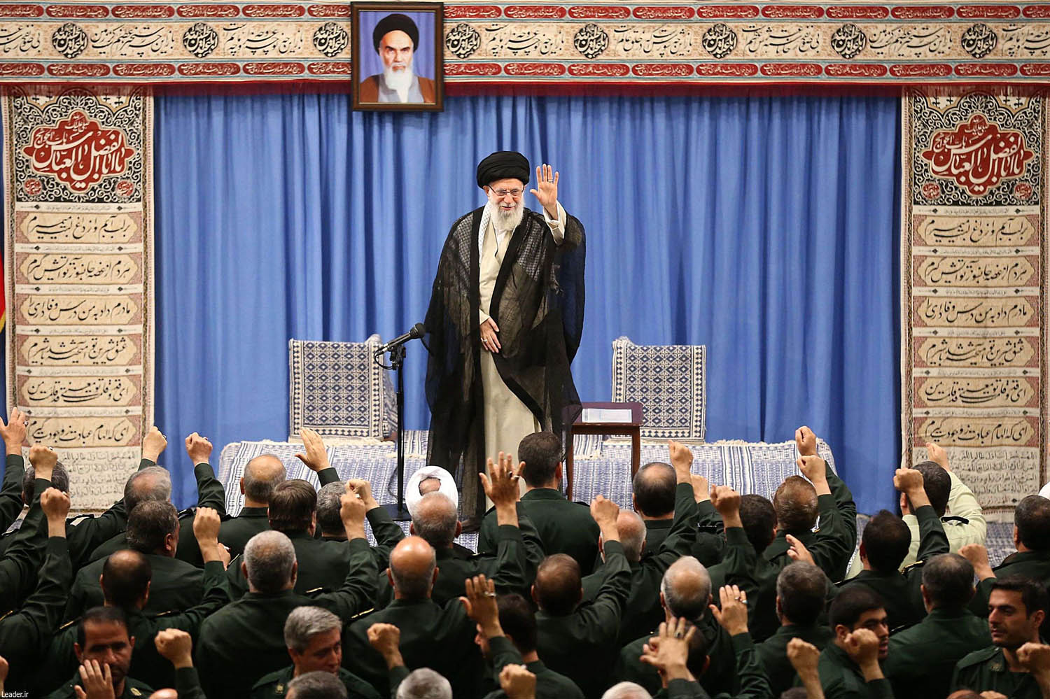 المرشد الأعلى علي خامنئي يلتقي بقادة الحرس الثوري الإيراني