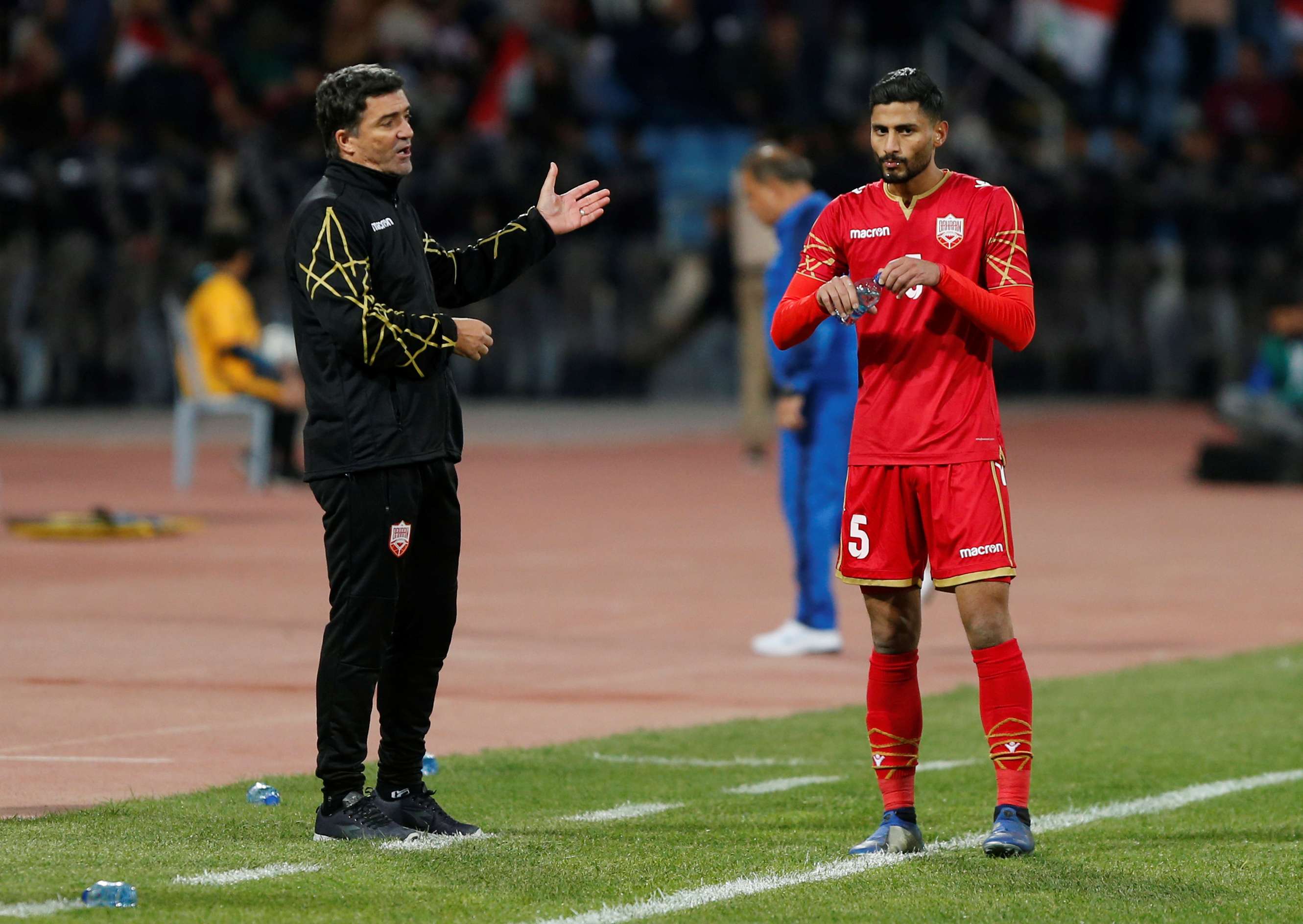 'الأحمر' البحريني يبحث عن لقب طال انتظاره منذ انطلاقة النسخة الأولى من أرضه