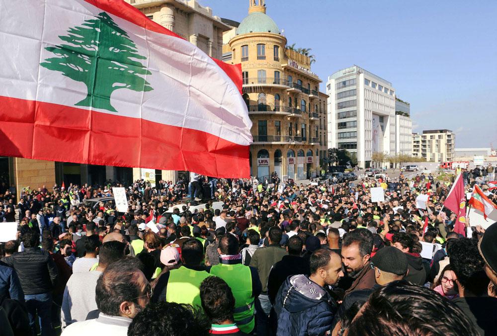 الاحتجاجات تتواصل في لبنان