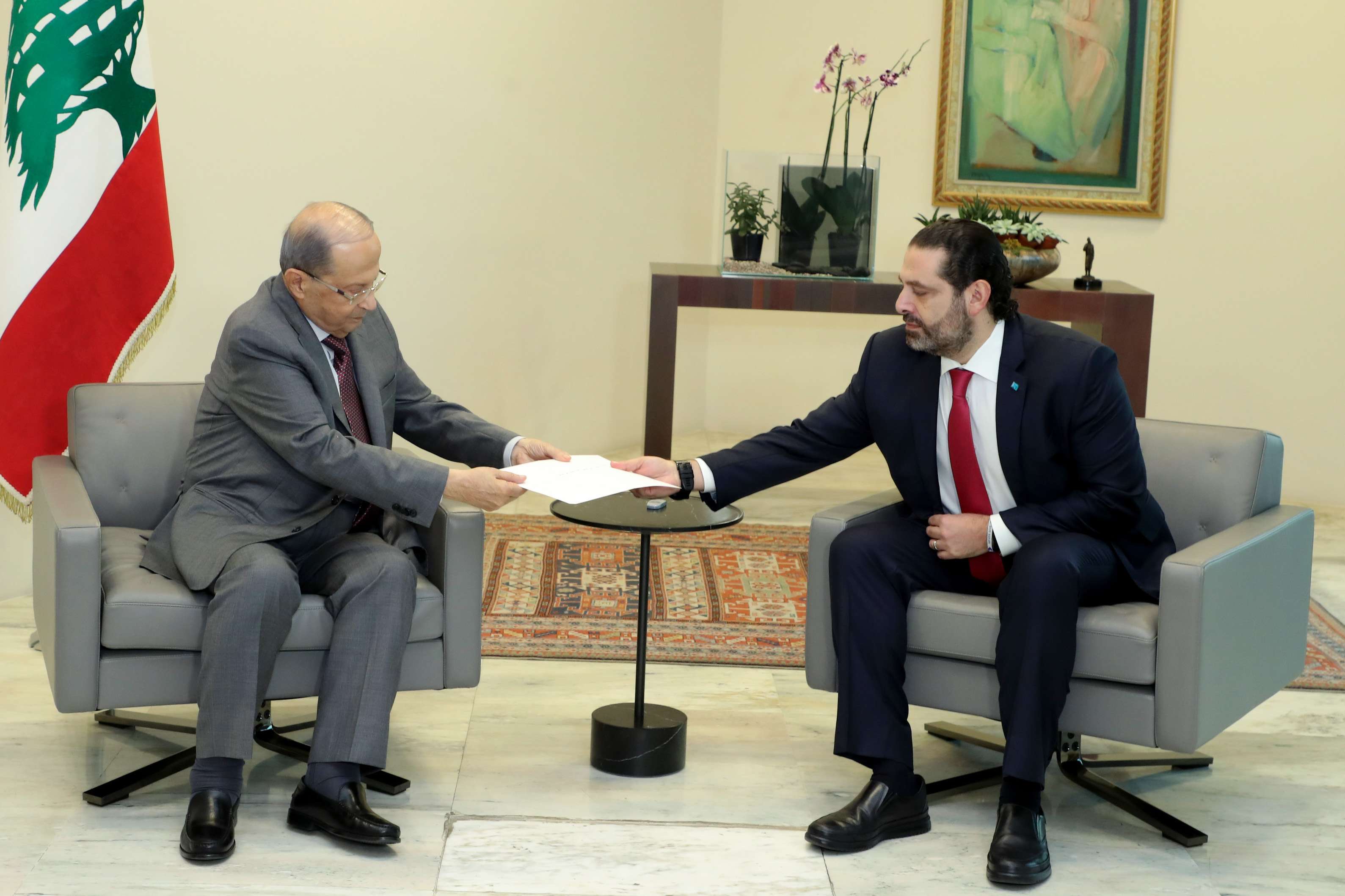 الرئيس اللبناني ميشال عون ورئيس الوزراء المستقيل سعد الحريري