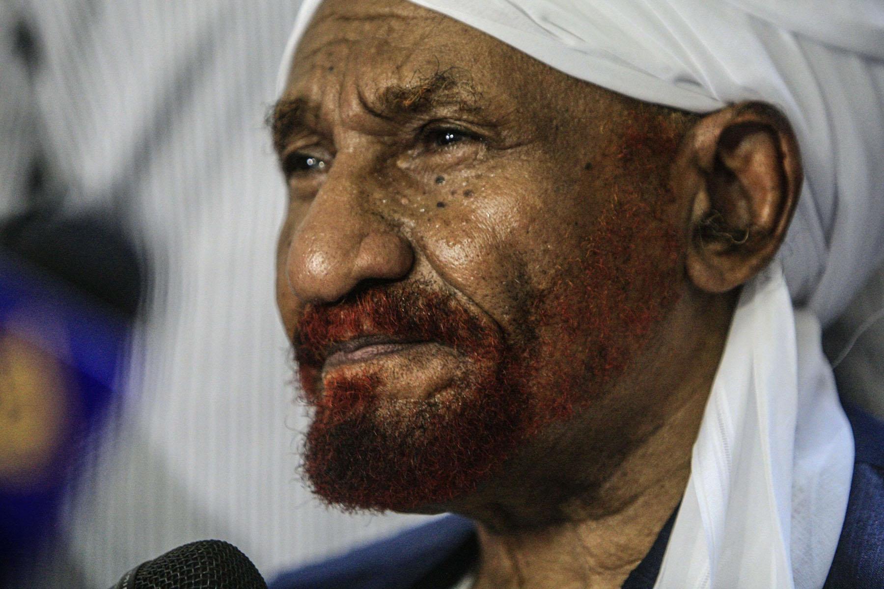 رئيس الوزراء الاسبق الصادق المهدي