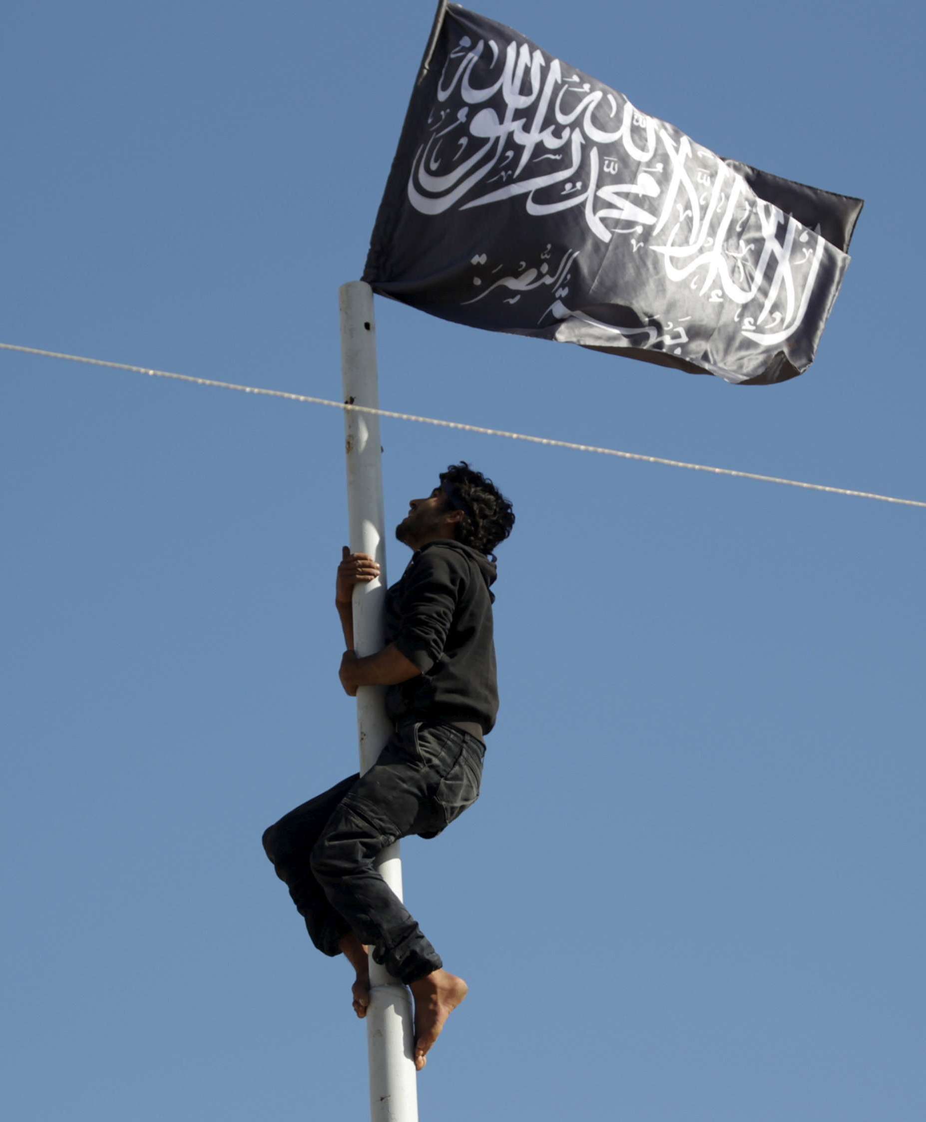 أجهزة أردوغان سلحت ومولت جبهة النصرة وعجزت عن احتوائها