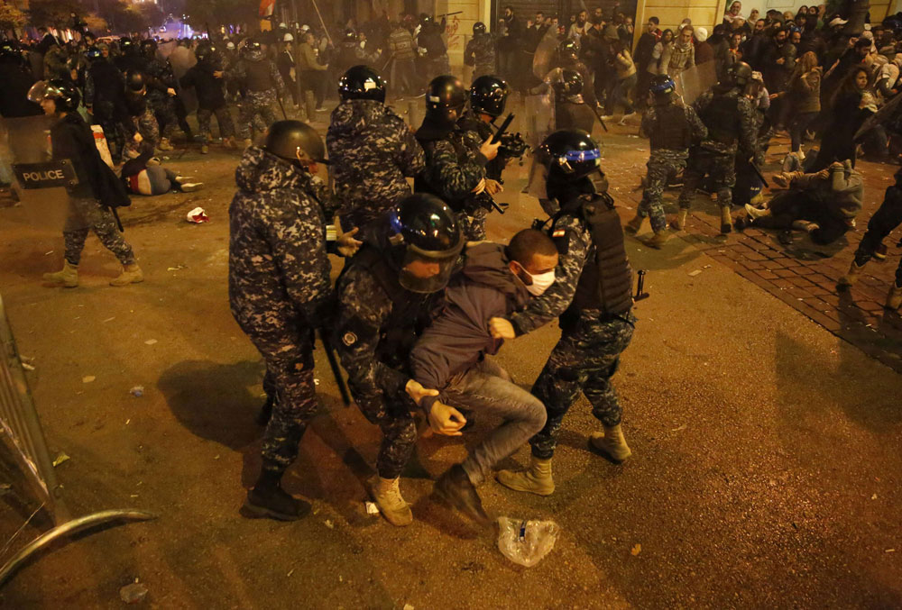 لا هدوء في لبنان إلا بالاستجابة لمطالب الشارع