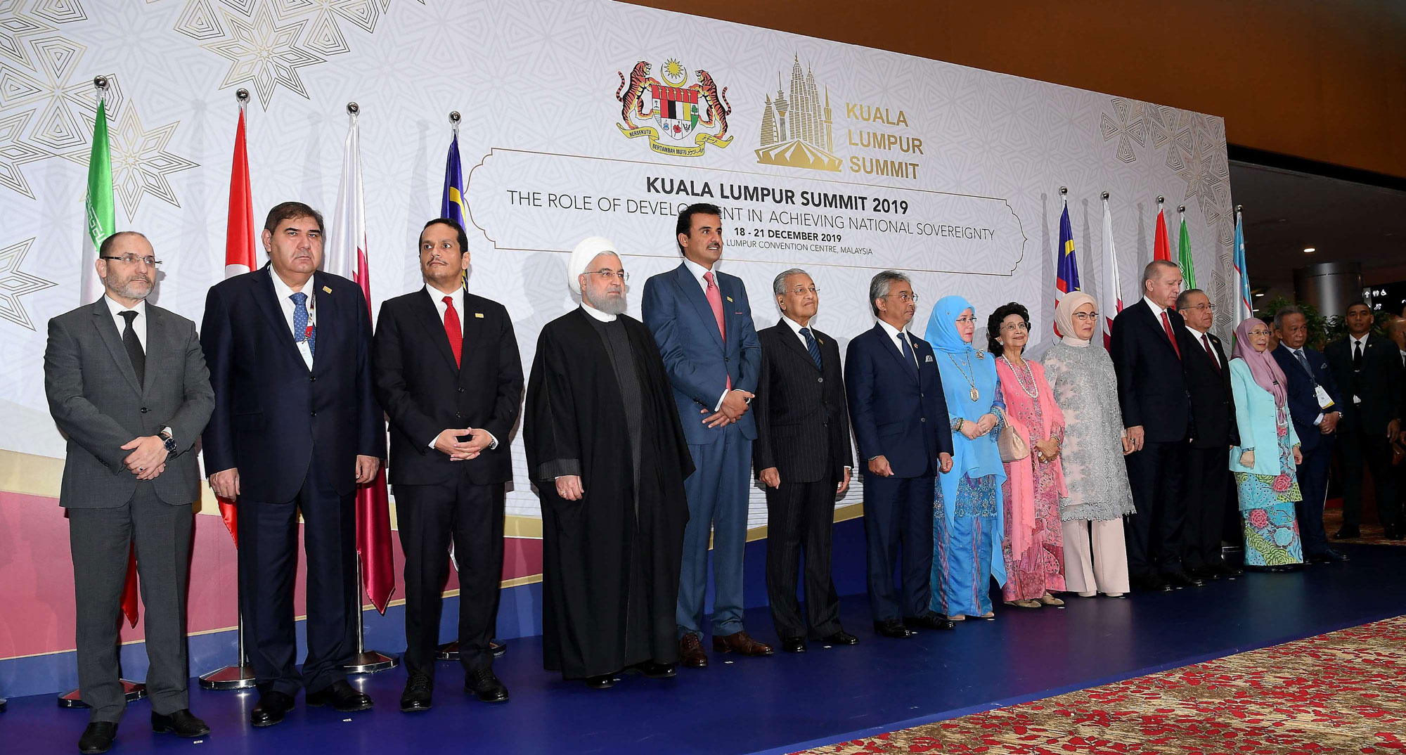 حضور مكثف لممثلين عن جماعات اخوانية أكثر من حضور زعماء دول العالم الاسلامي