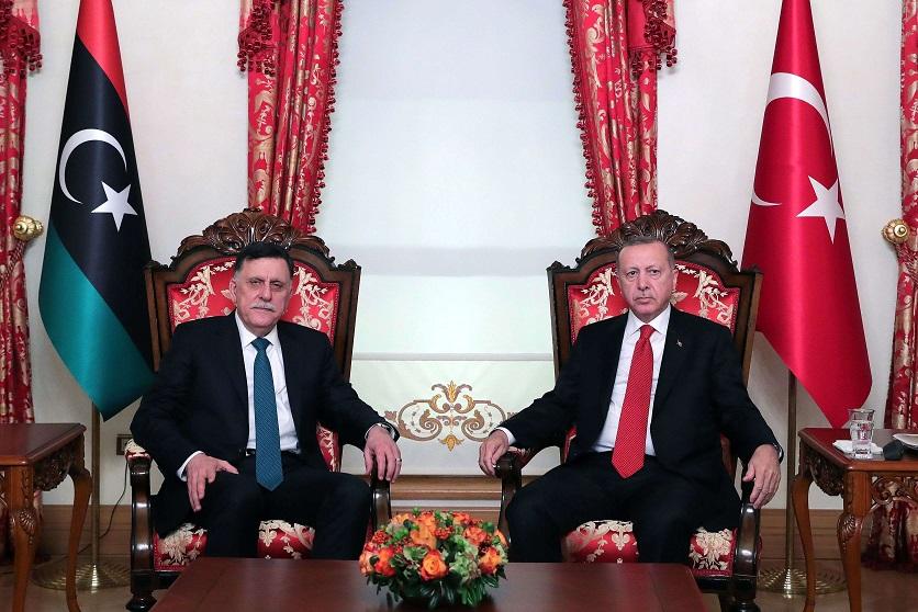 الرئيس التركي رجب طيب اردوغان ورئيس حكومة الوفاق فائز السراج