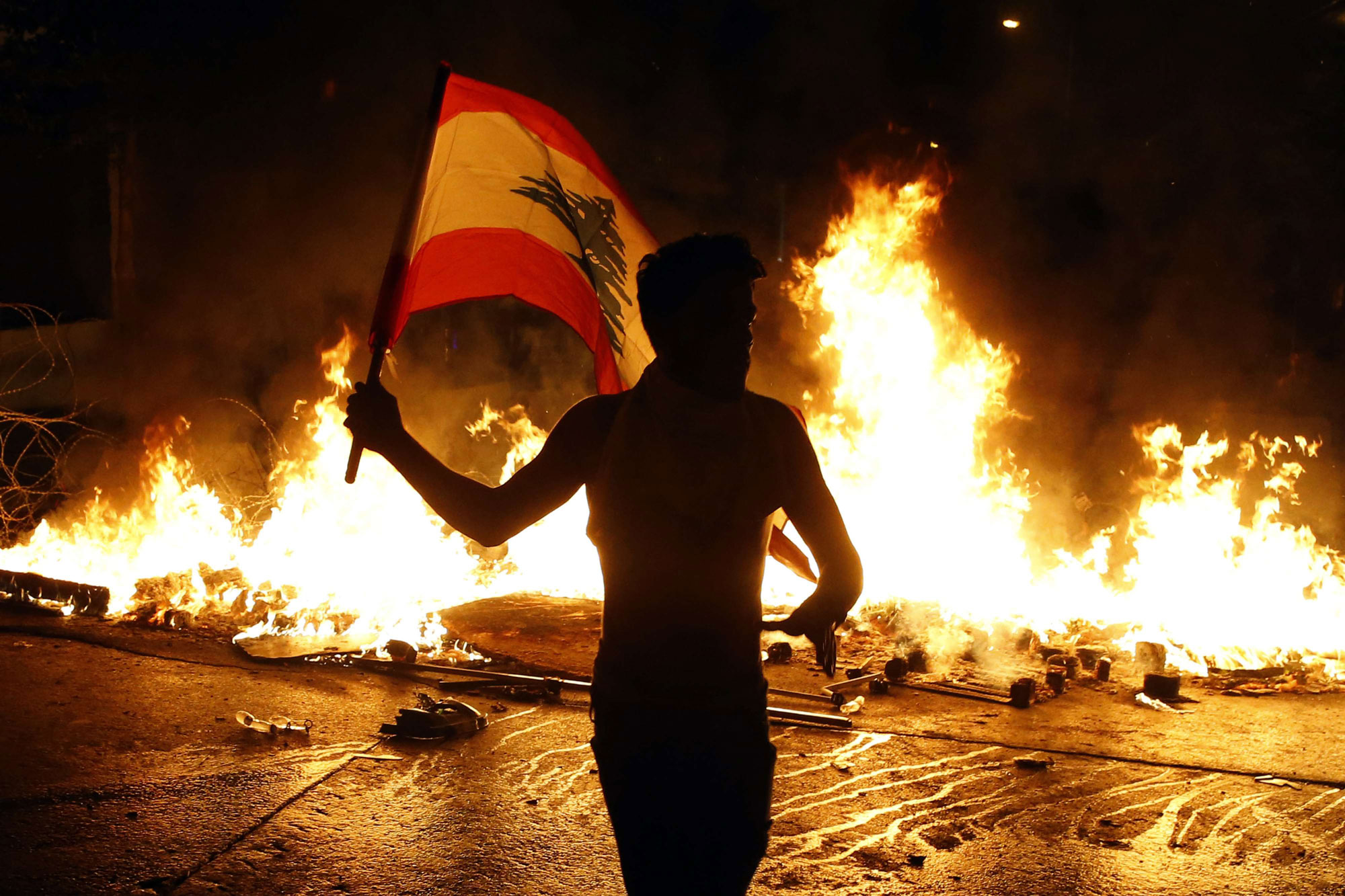 الوضع يزداد سوء في لبنان وسط مخاوف من جر حزب الله البلاد إلى موجة عنف غير مسبوقة