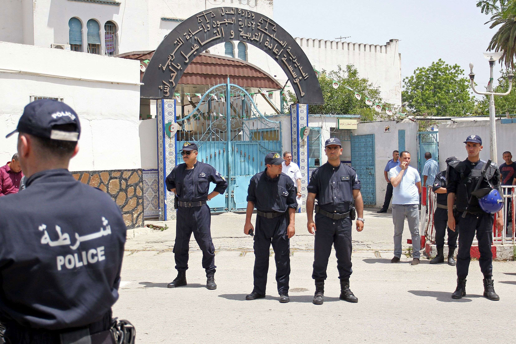 معظم رموز نظام بوتفليقة مسجونون على ذمة قضايا فساد مالي واستغلال نفوذ