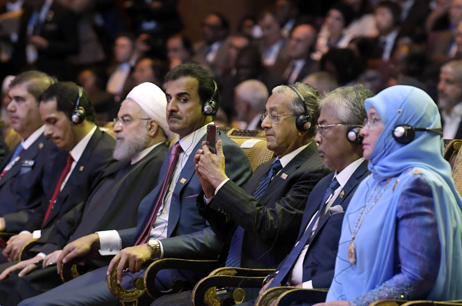 أمير قطر الشيخ تميم بن حمد في افتتاح قمة كوالالمبور