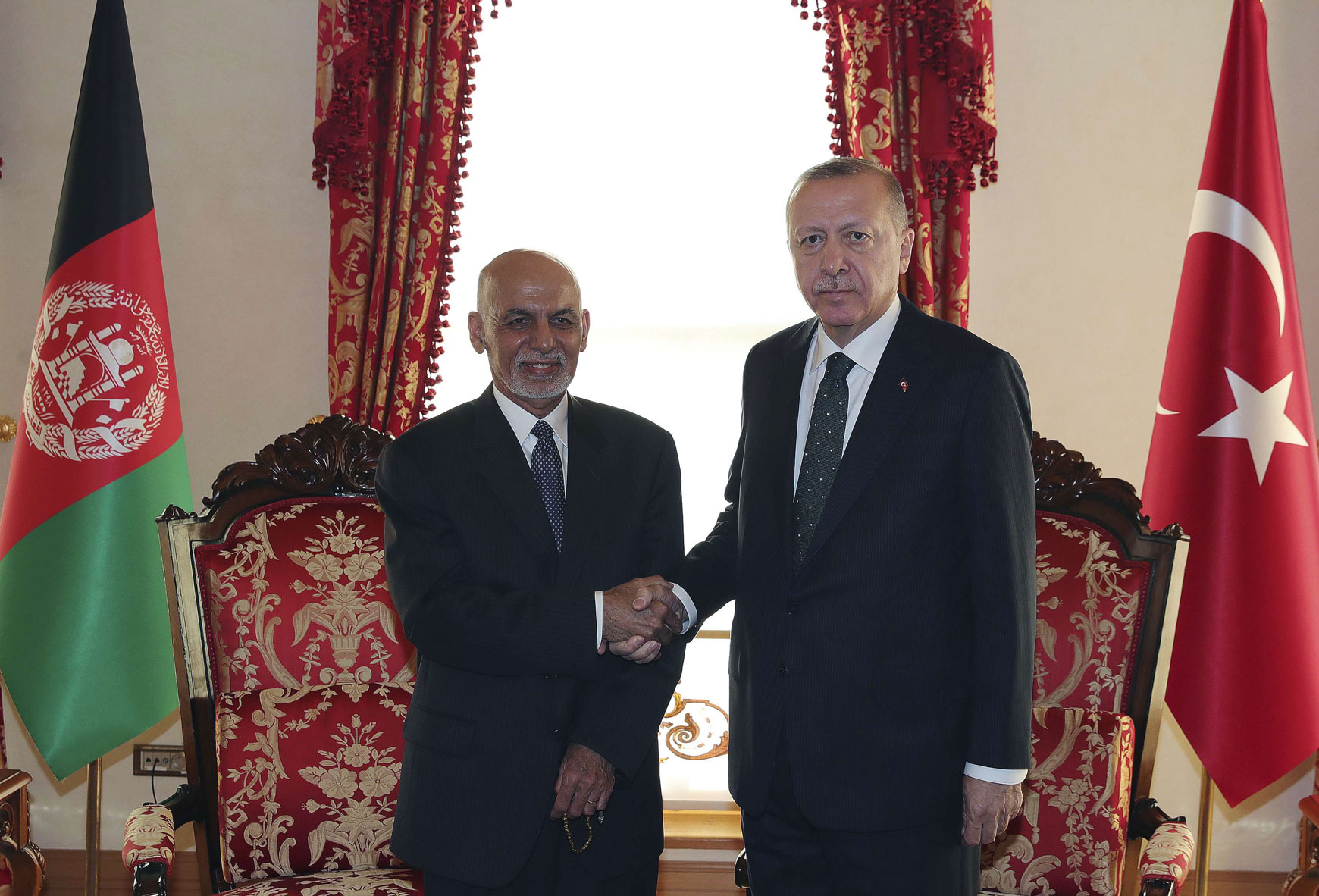 أردوغان يستغل ضعف الحكومة الأفغانية لتعزيز نفوذ بلاده في أفغانستان