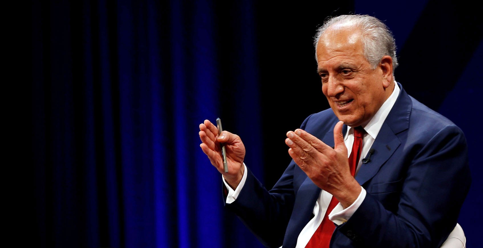 خليل زاد في مهمة معقدة للتوصل لاتفاق ينهي الأزمة الأفغانية