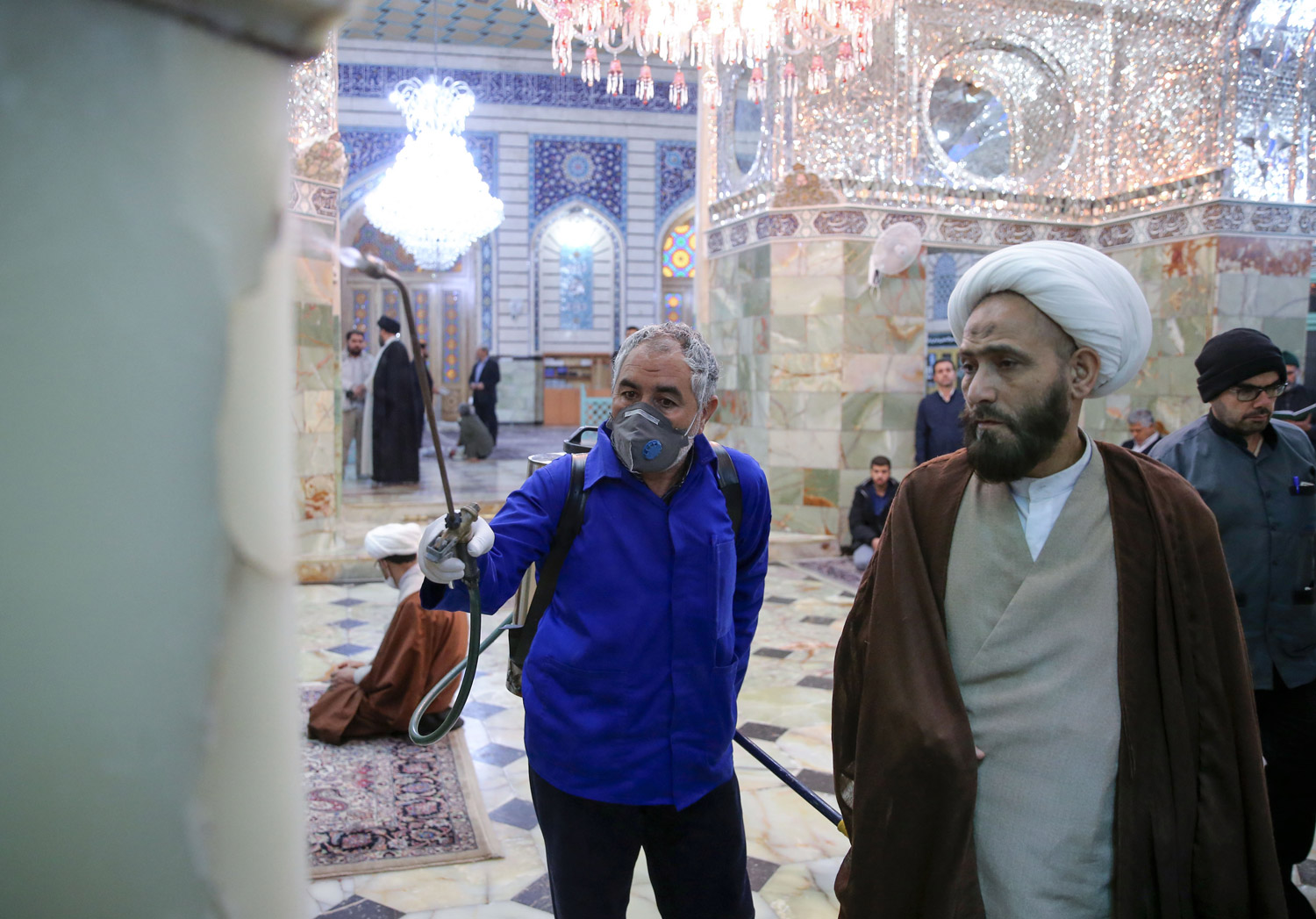 إيران ترفض وضع مدينة قم تحت الحجر الصحي