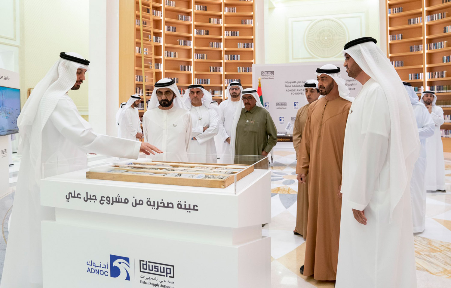 اتفاق بين أدنوك وهيئة دبي للتجهيزات لتطوير أعمال الحقل المشترك وانتاجه