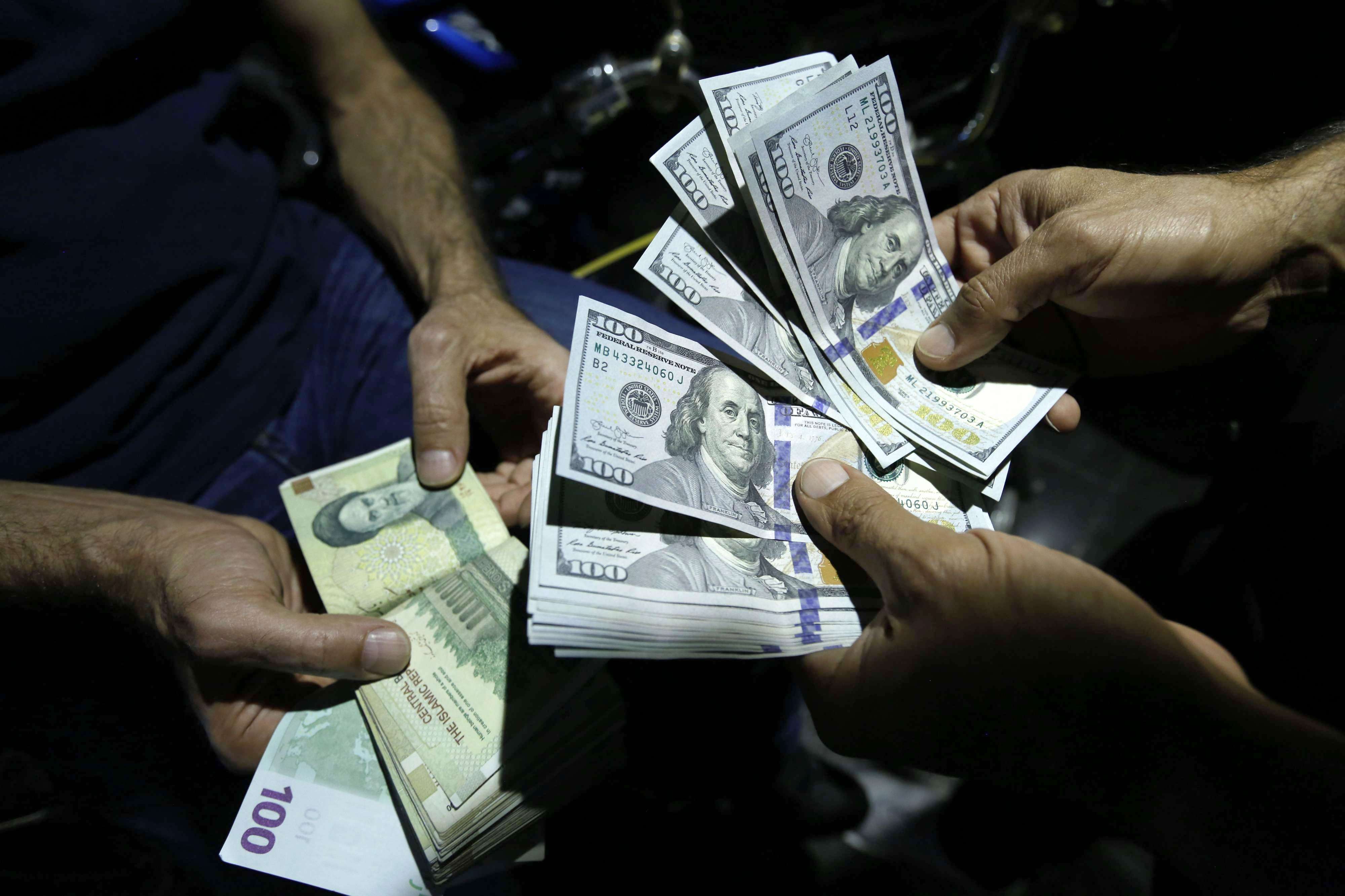 كورونا يزيد الضغوط على ايران الواقعة تحت طائلة عقوبات أميركية قاسية 