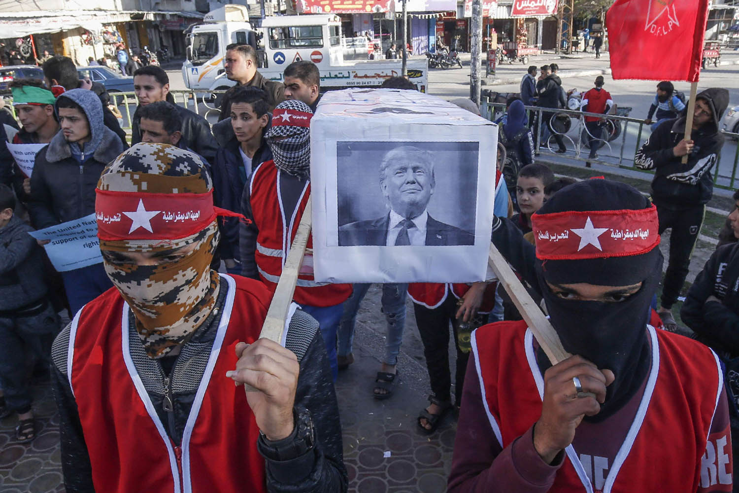 فلسطينيون يتظاهرون في غزة ضد صفقة القرن