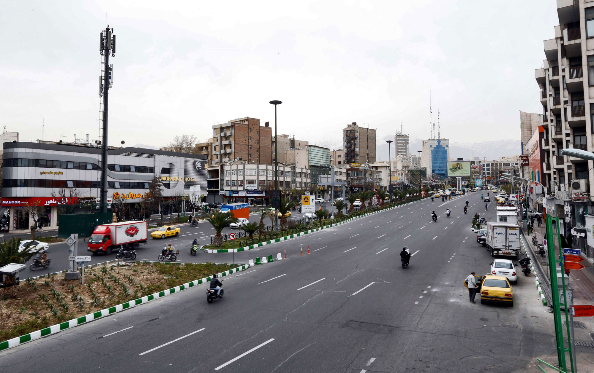 كورونا يشل الحياة اليومية في إيران