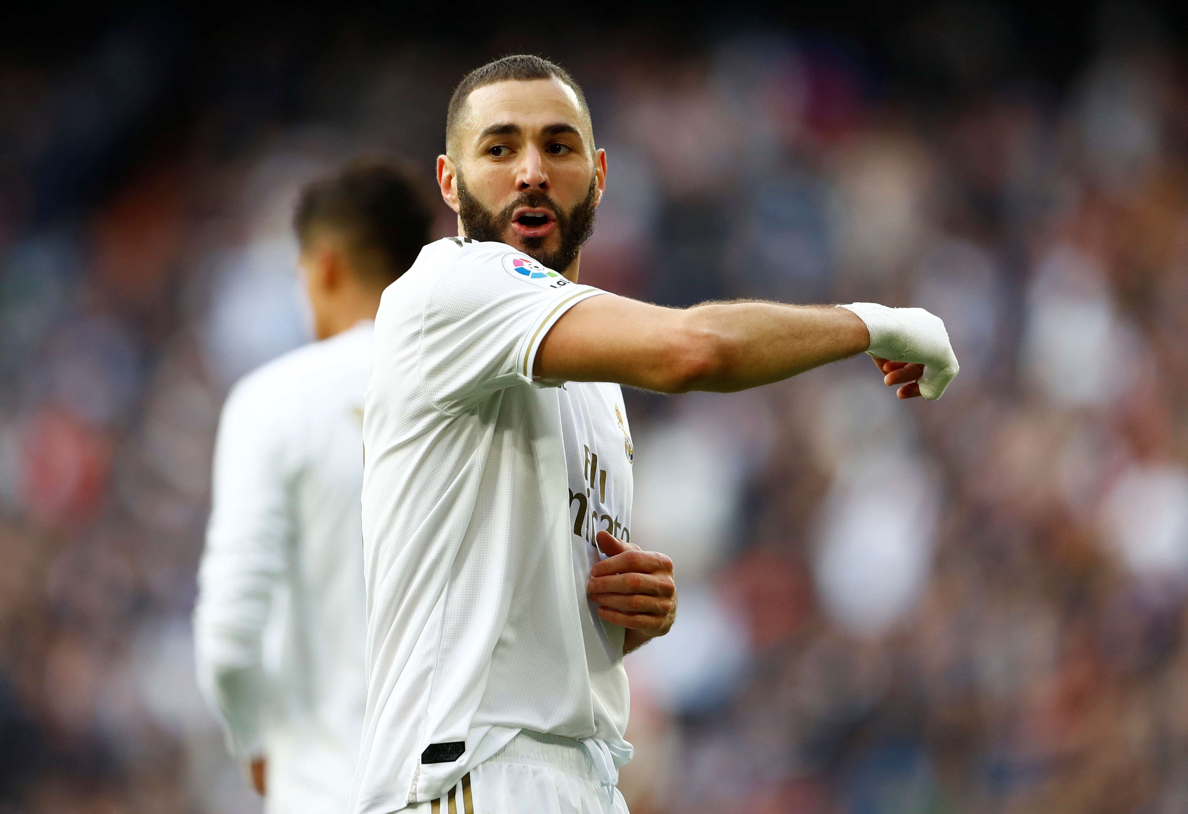 ريال للابتعاد بالصدارة وتخفيف الضغط عن مدربه زيدان