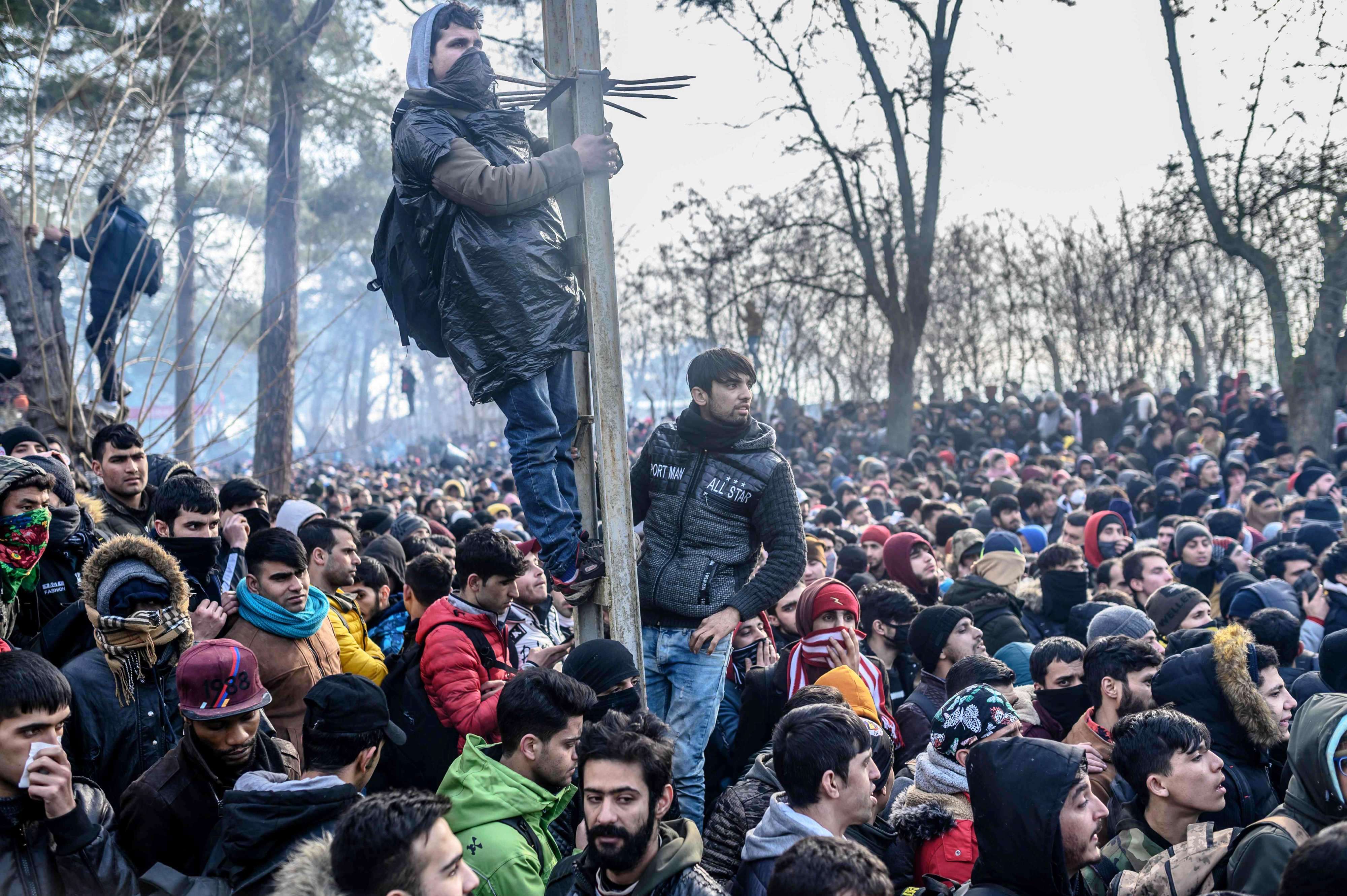 مخاوف أوروبية من تدفق آلاف اللاجئين السوريين إلى أراضيها قادمين من تركيا